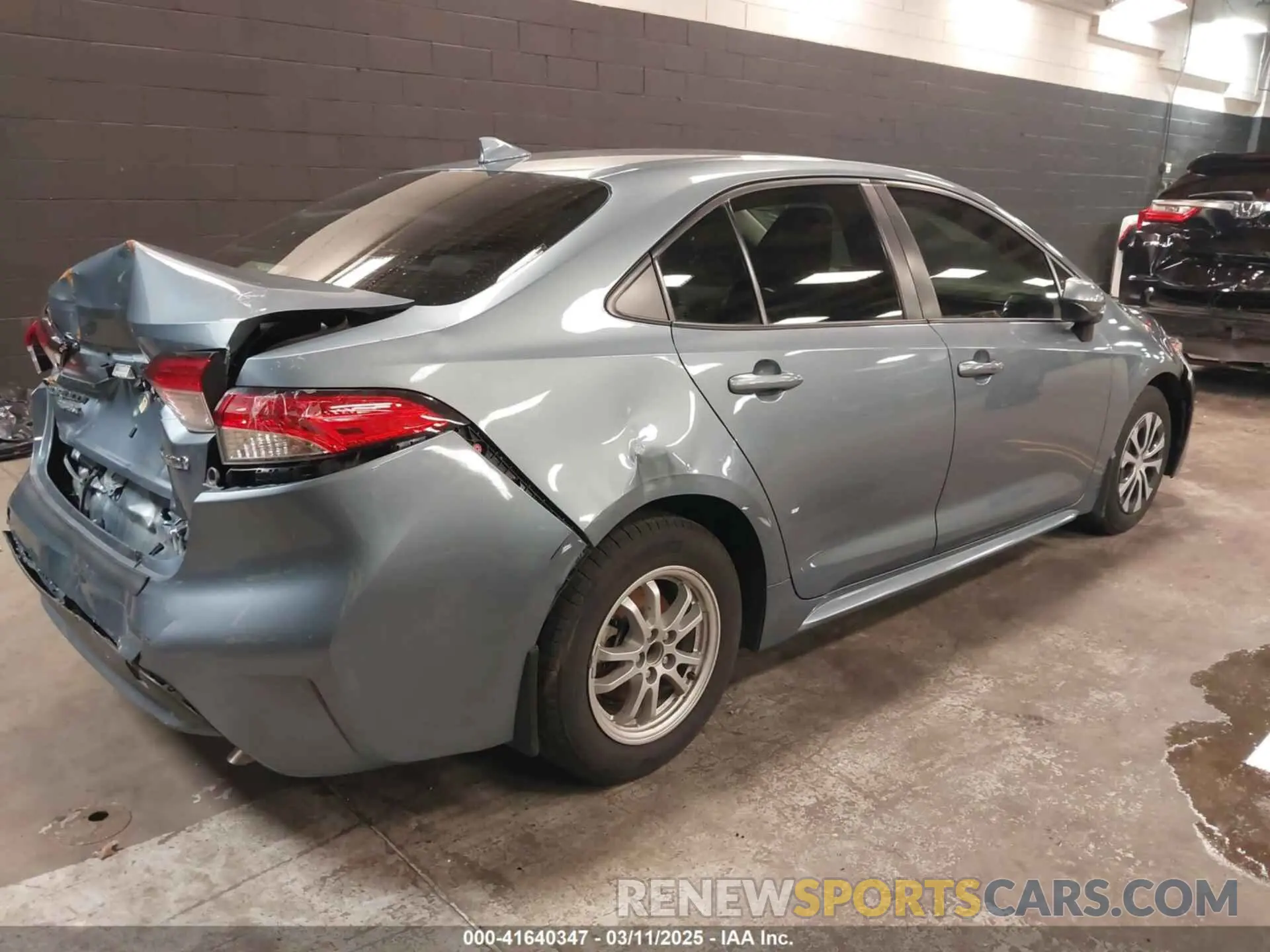 4 Photograph of a damaged car JTDEAMDE9NJ038098 TOYOTA COROLLA 2022