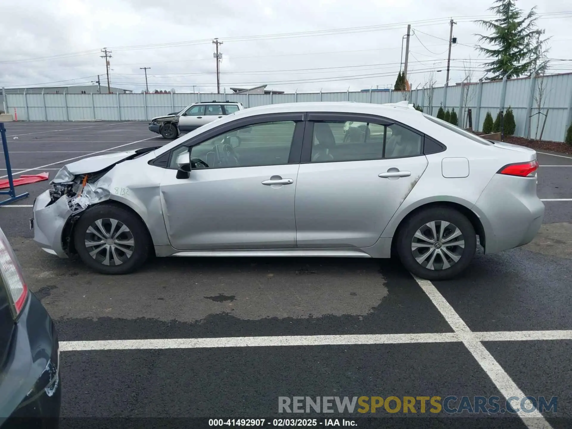 14 Photograph of a damaged car JTDEAMDE9NJ042023 TOYOTA COROLLA 2022