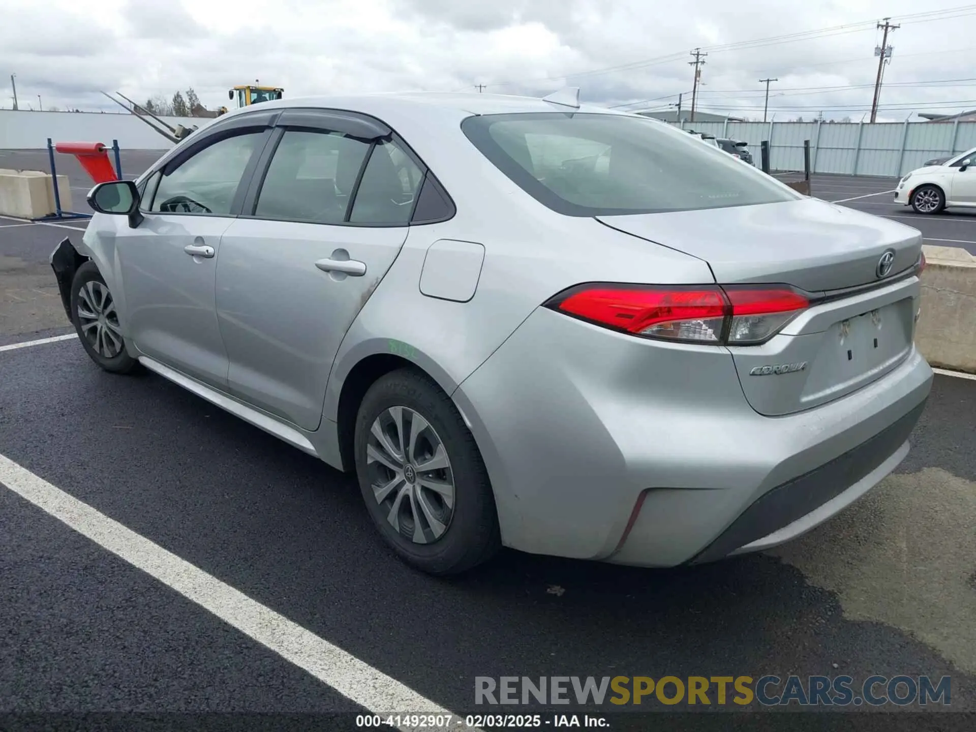 3 Photograph of a damaged car JTDEAMDE9NJ042023 TOYOTA COROLLA 2022