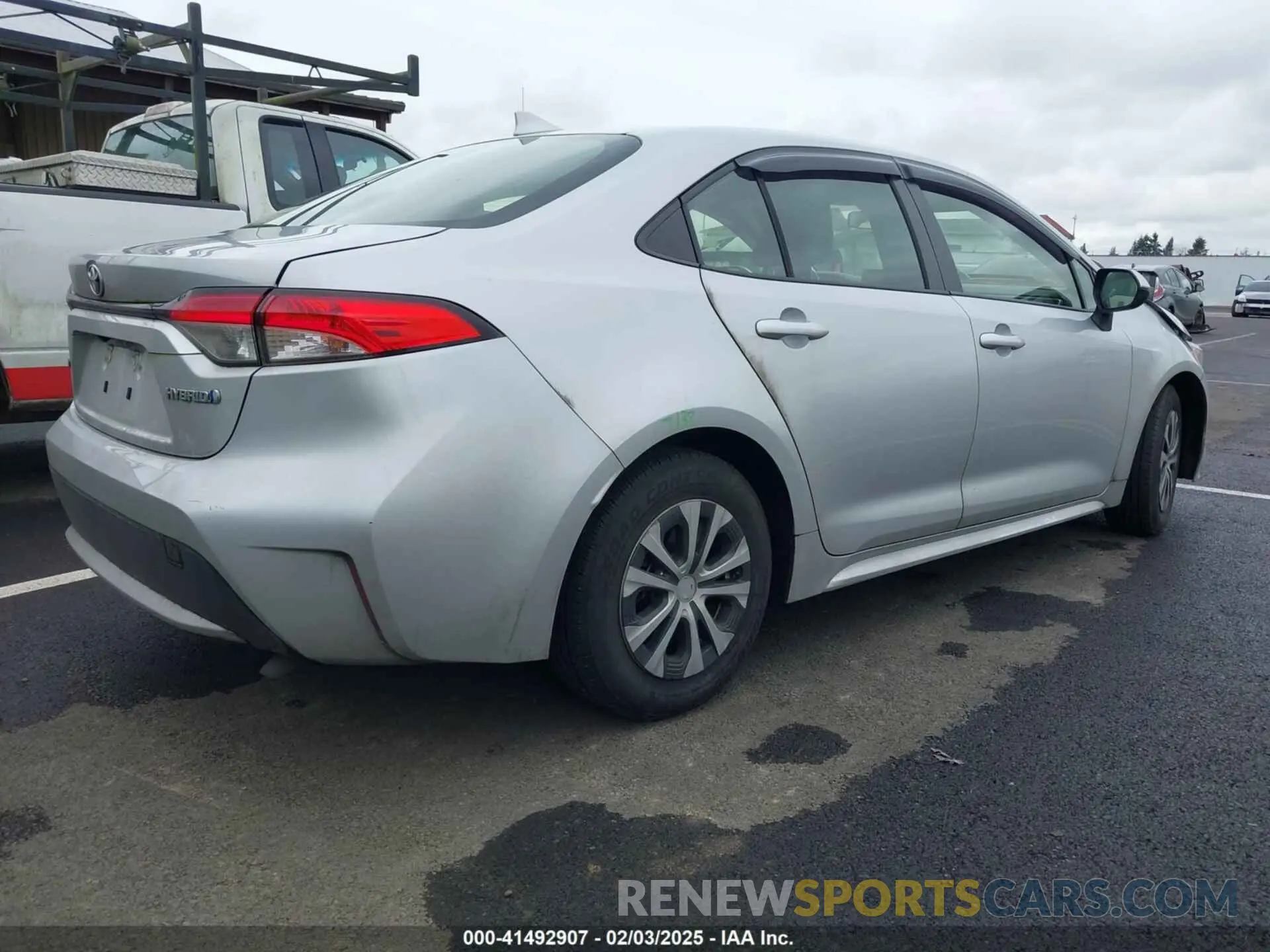 4 Photograph of a damaged car JTDEAMDE9NJ042023 TOYOTA COROLLA 2022