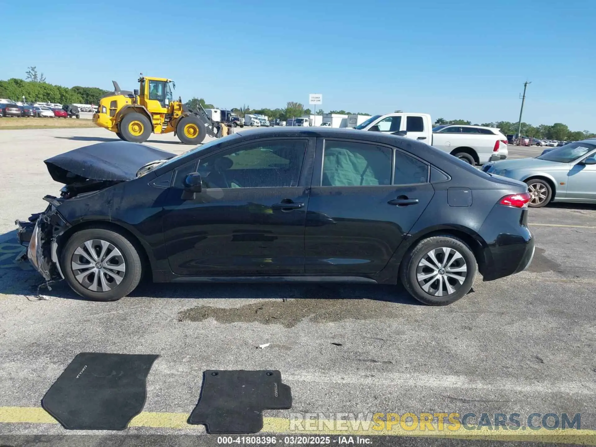 14 Photograph of a damaged car JTDEAMDE9NJ049862 TOYOTA COROLLA 2022