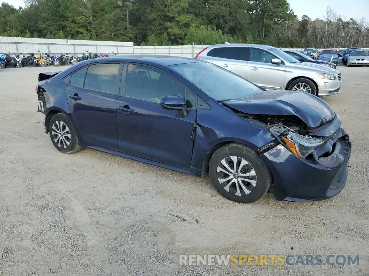 4 Photograph of a damaged car JTDEAMDE9NJ052230 TOYOTA COROLLA 2022