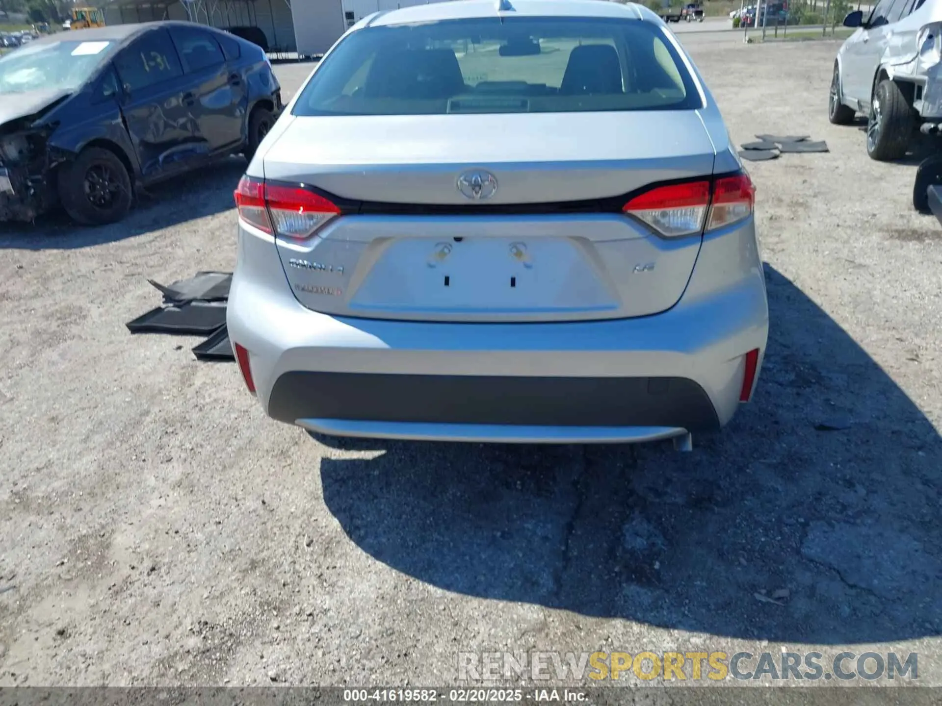 16 Photograph of a damaged car JTDEPMAE0N3021049 TOYOTA COROLLA 2022