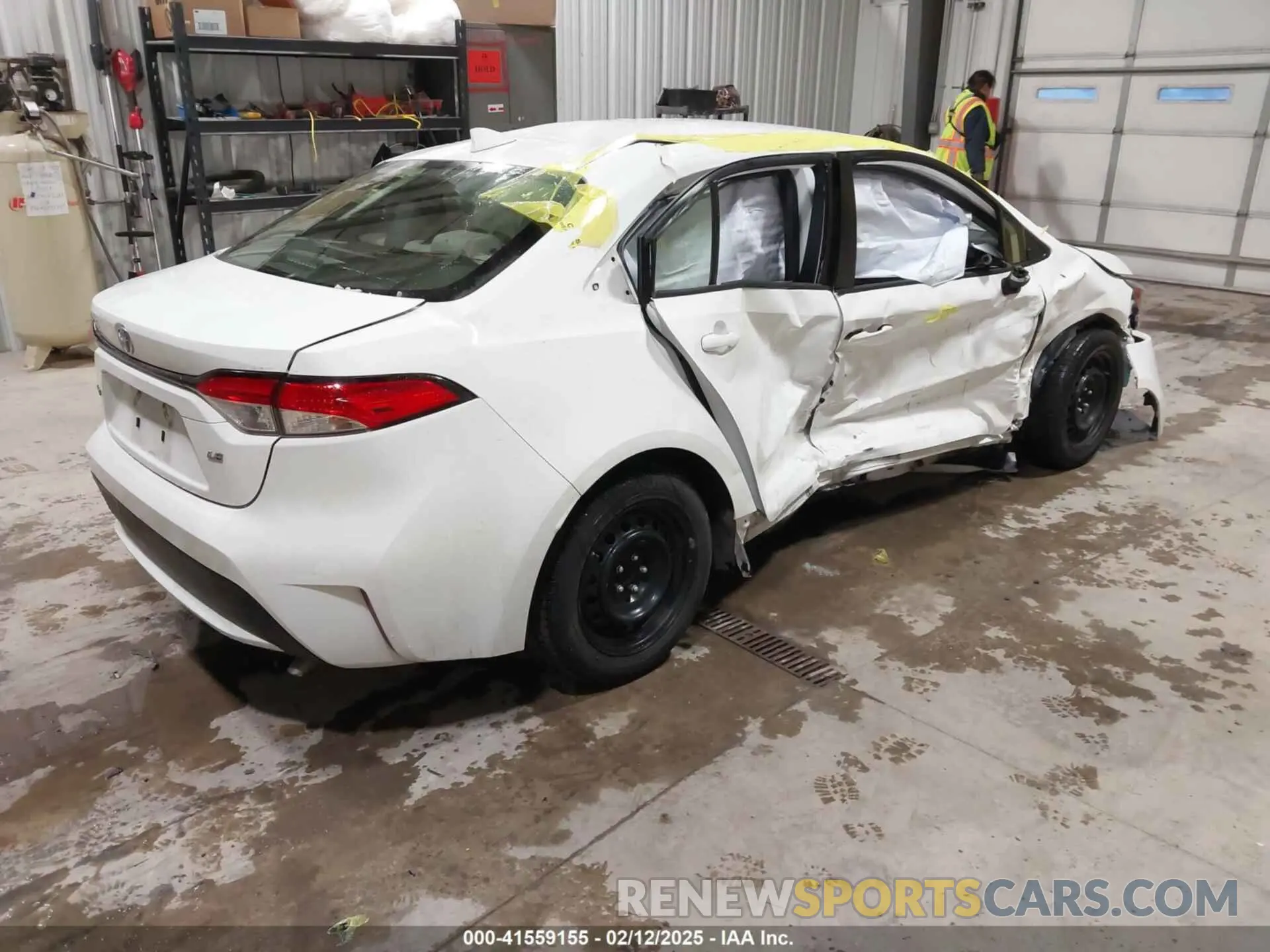 4 Photograph of a damaged car JTDEPMAE2N3011381 TOYOTA COROLLA 2022