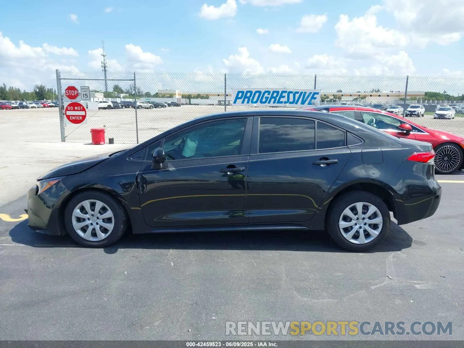 14 Photograph of a damaged car JTDEPMAE2NJ209261 TOYOTA COROLLA 2022