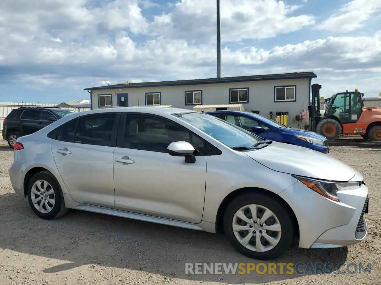 4 Photograph of a damaged car JTDEPMAE3NJ231768 TOYOTA COROLLA 2022