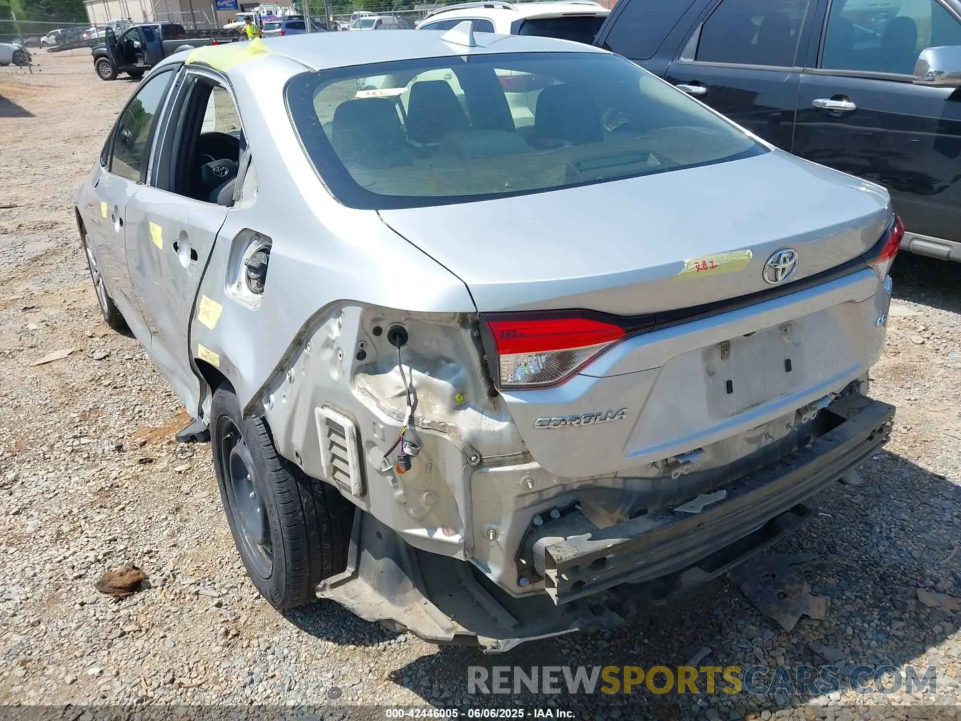 18 Photograph of a damaged car JTDEPMAE4NJ198747 TOYOTA COROLLA 2022