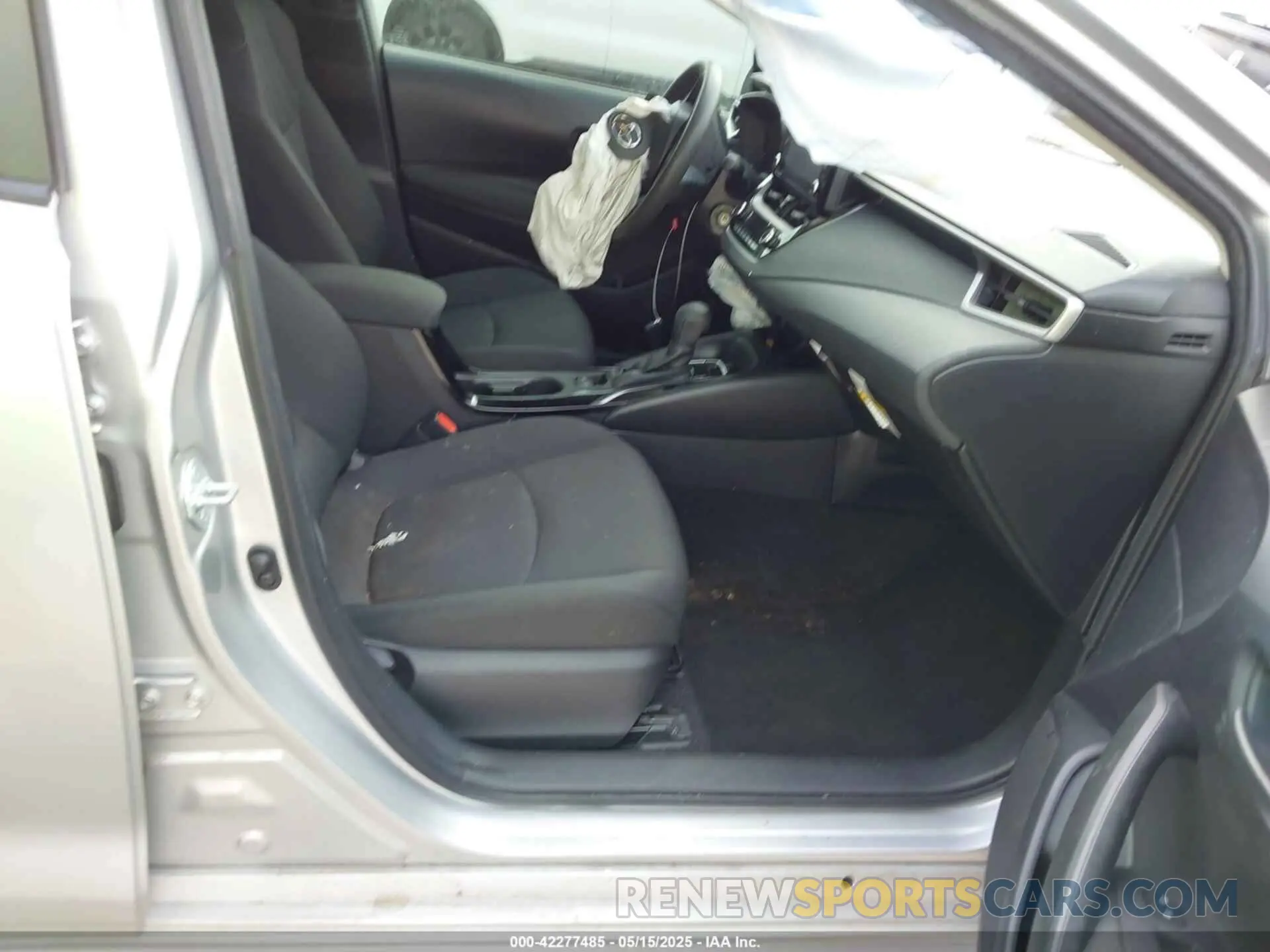 5 Photograph of a damaged car JTDEPMAE4NJ211710 TOYOTA COROLLA 2022