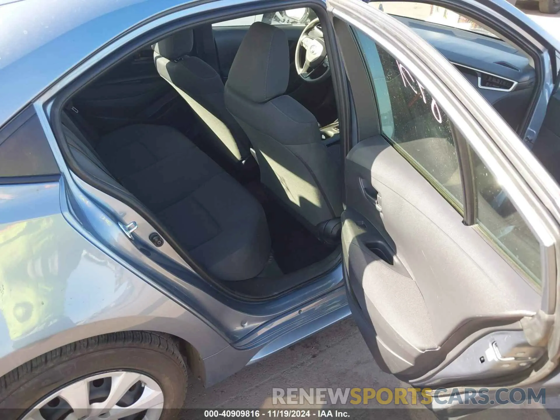 8 Photograph of a damaged car JTDEPMAE4NJ220939 TOYOTA COROLLA 2022