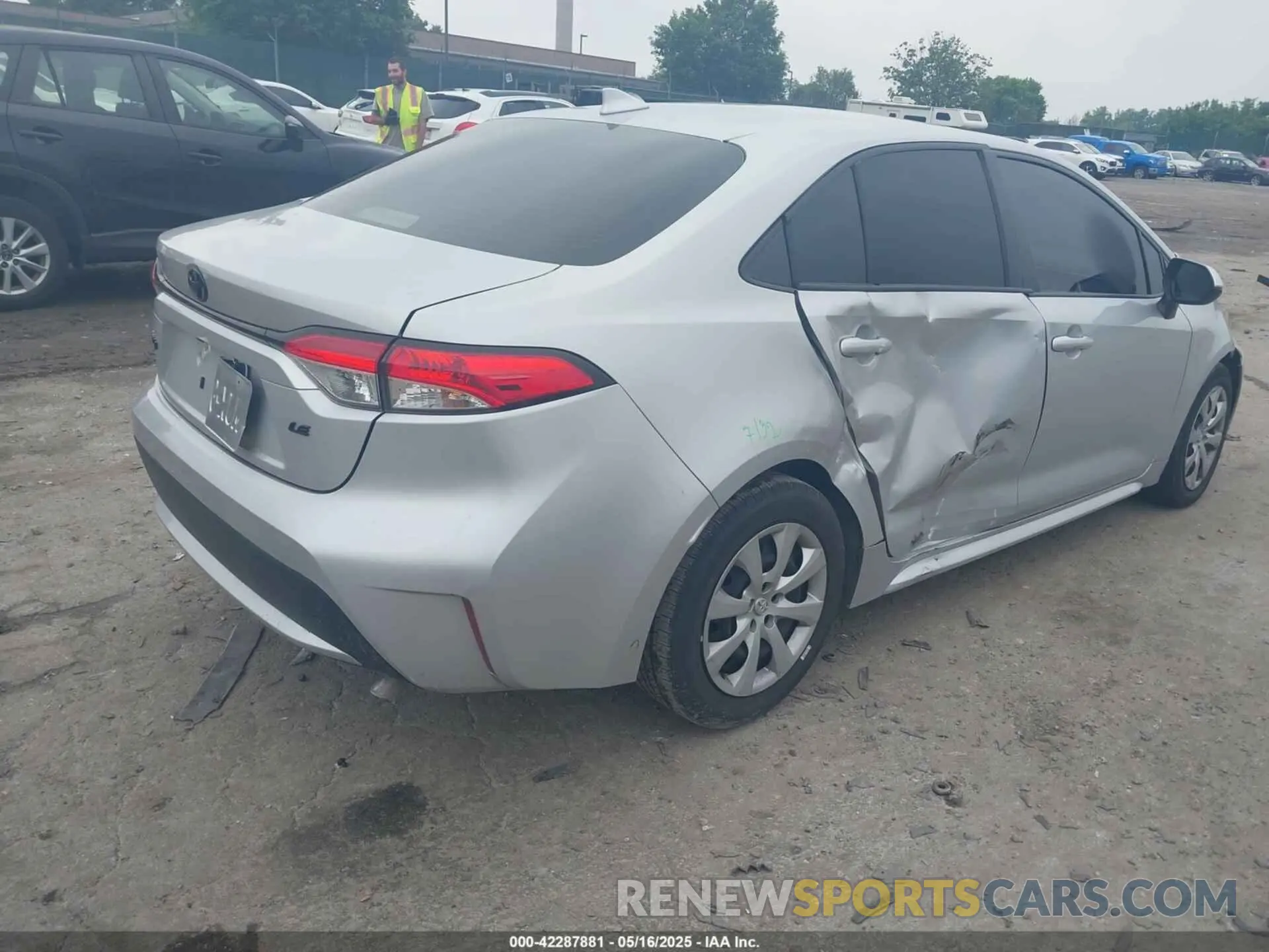 4 Photograph of a damaged car JTDEPMAE5N3014324 TOYOTA COROLLA 2022