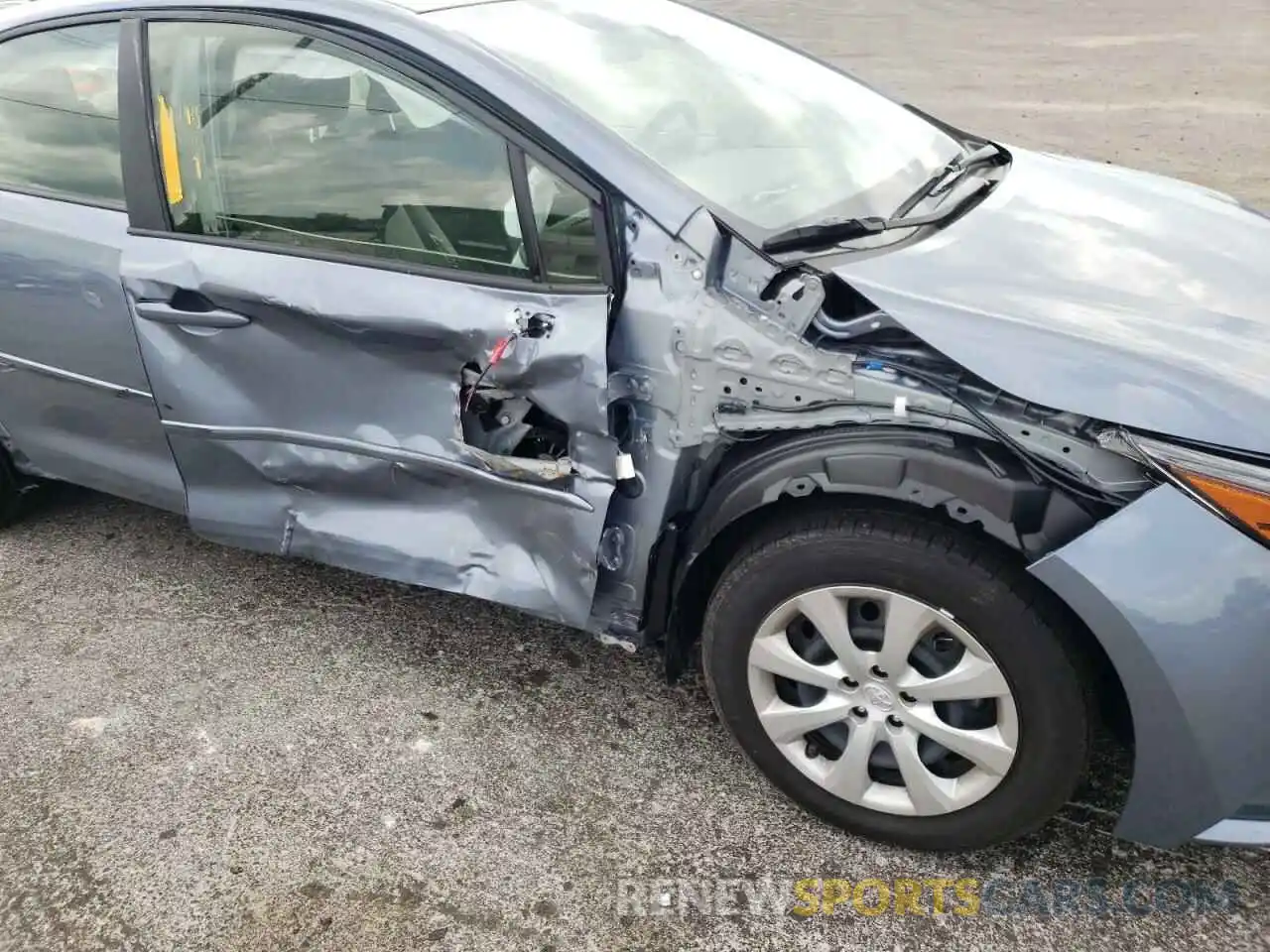 9 Photograph of a damaged car JTDEPMAE7N3000571 TOYOTA COROLLA 2022