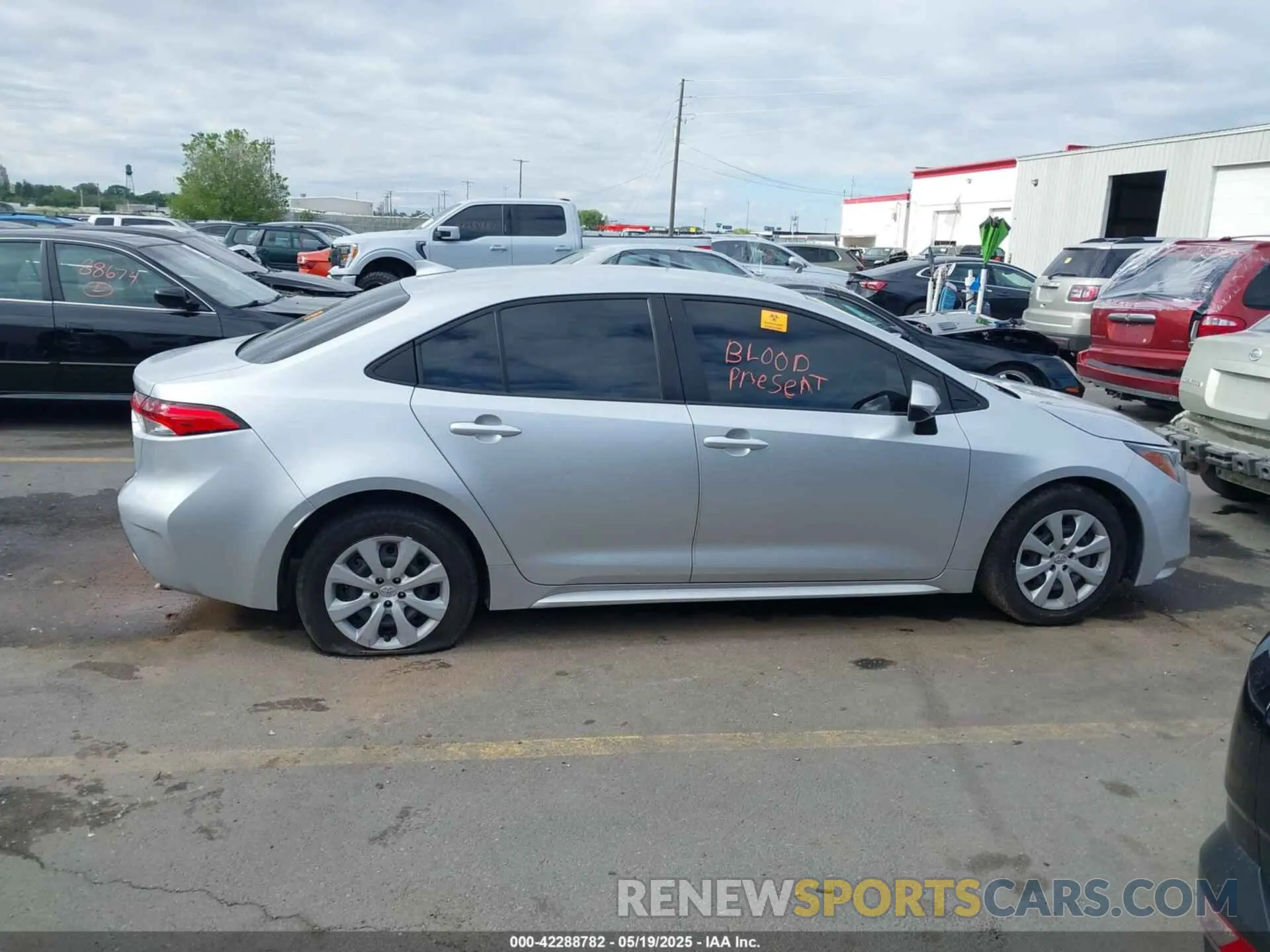 13 Photograph of a damaged car JTDEPMAE9N3029067 TOYOTA COROLLA 2022