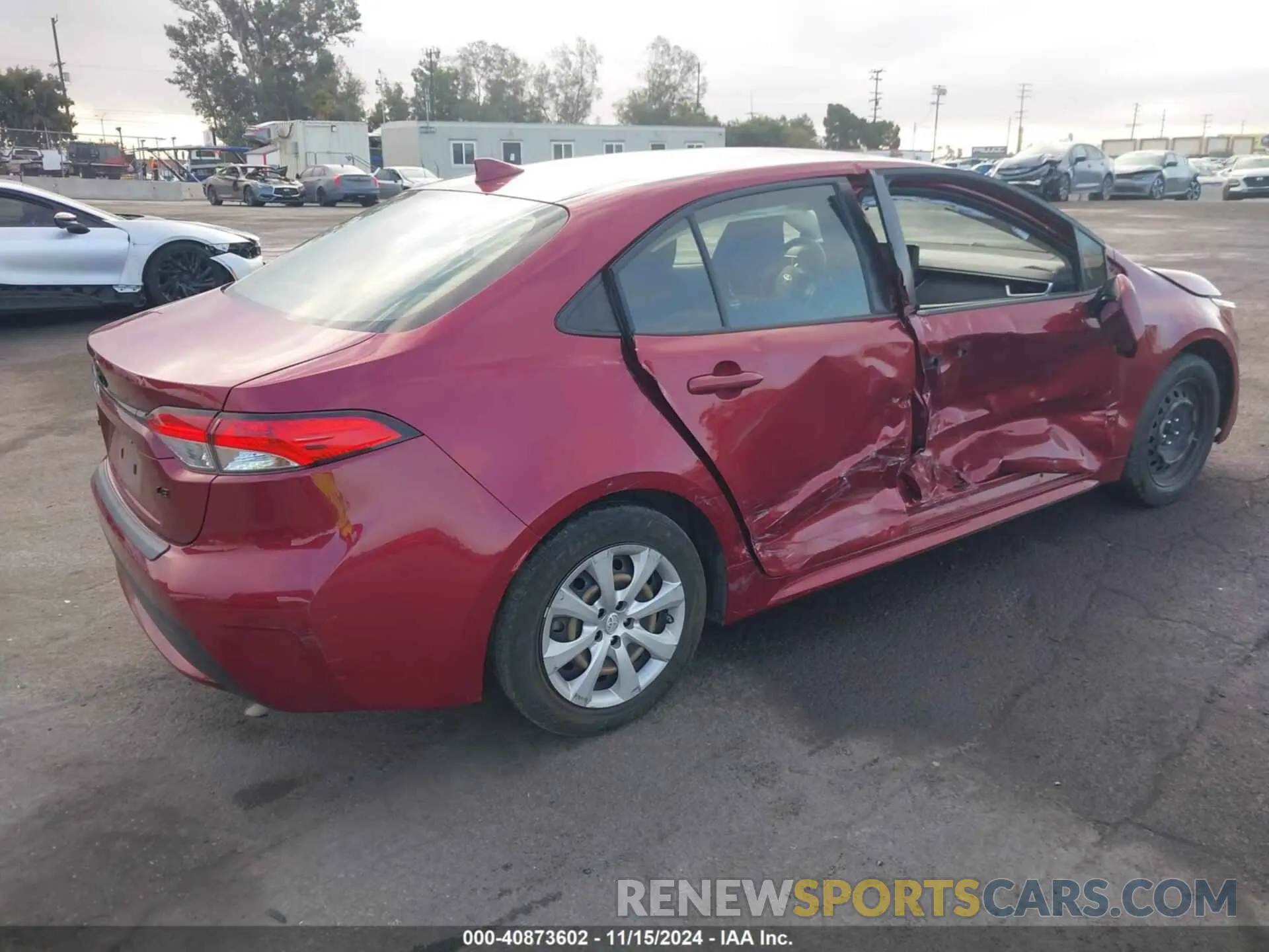 4 Photograph of a damaged car JTDEPMAE9NJ200959 TOYOTA COROLLA 2022