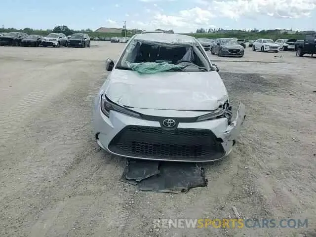 13 Photograph of a damaged car JTDEPMAE9NJ208916 TOYOTA COROLLA 2022