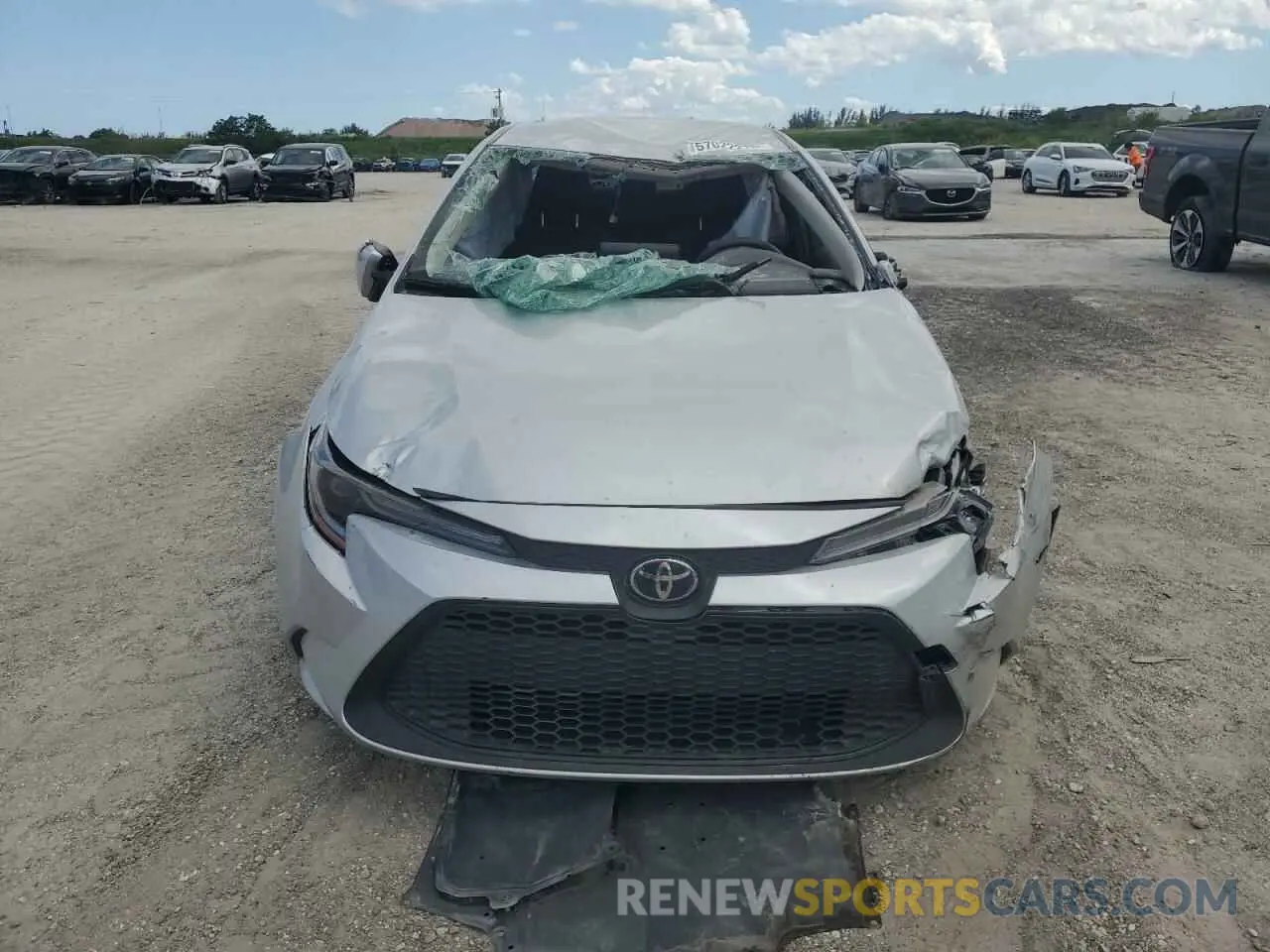 5 Photograph of a damaged car JTDEPMAE9NJ208916 TOYOTA COROLLA 2022