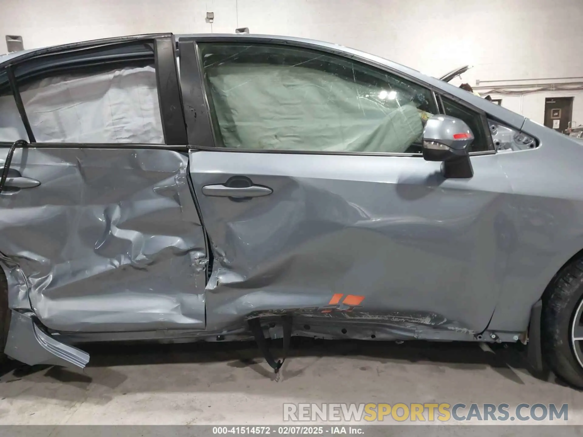 17 Photograph of a damaged car JTDS4MCE0NJ093325 TOYOTA COROLLA 2022