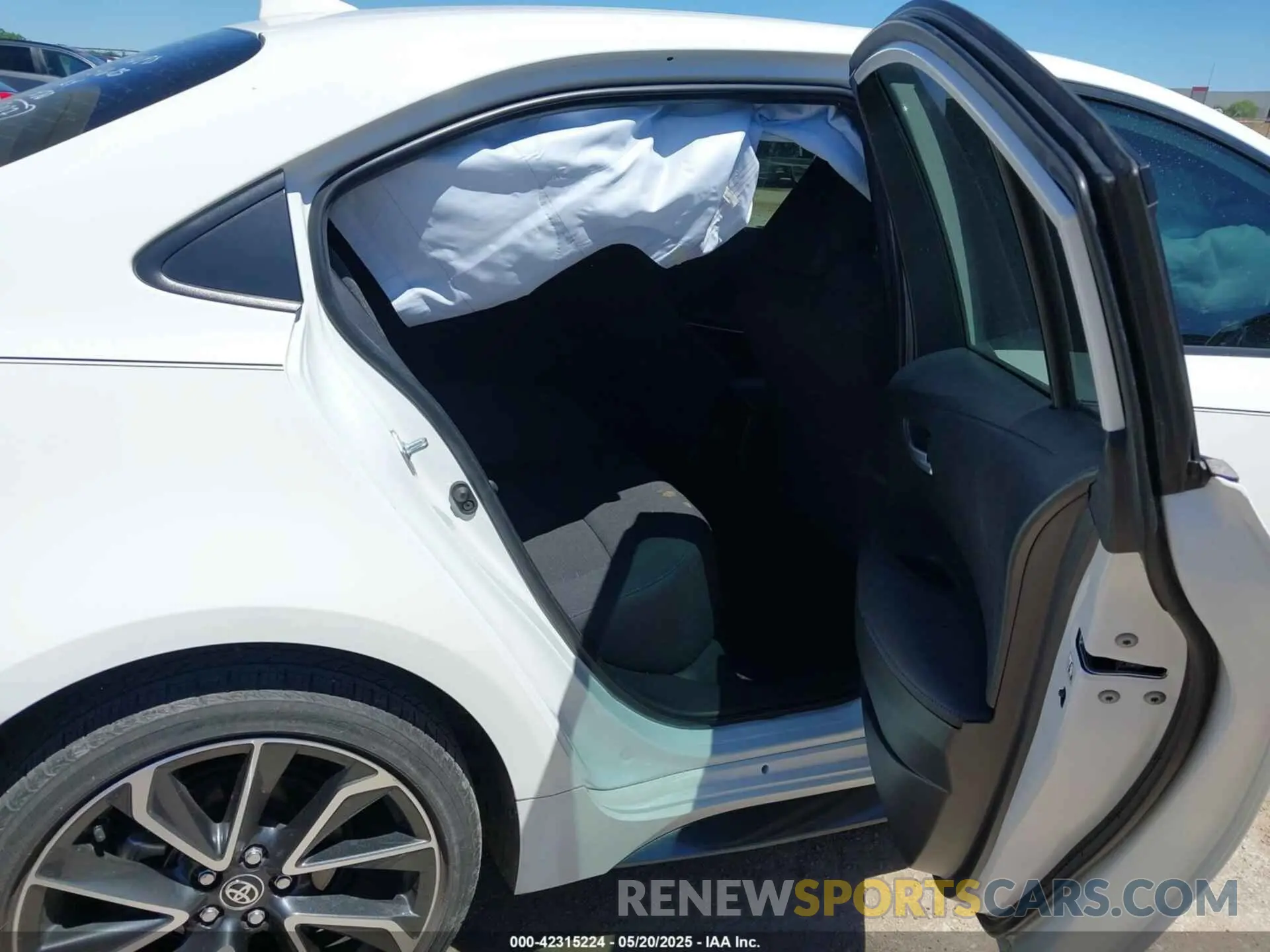 8 Photograph of a damaged car JTDS4MCE7N3502408 TOYOTA COROLLA 2022