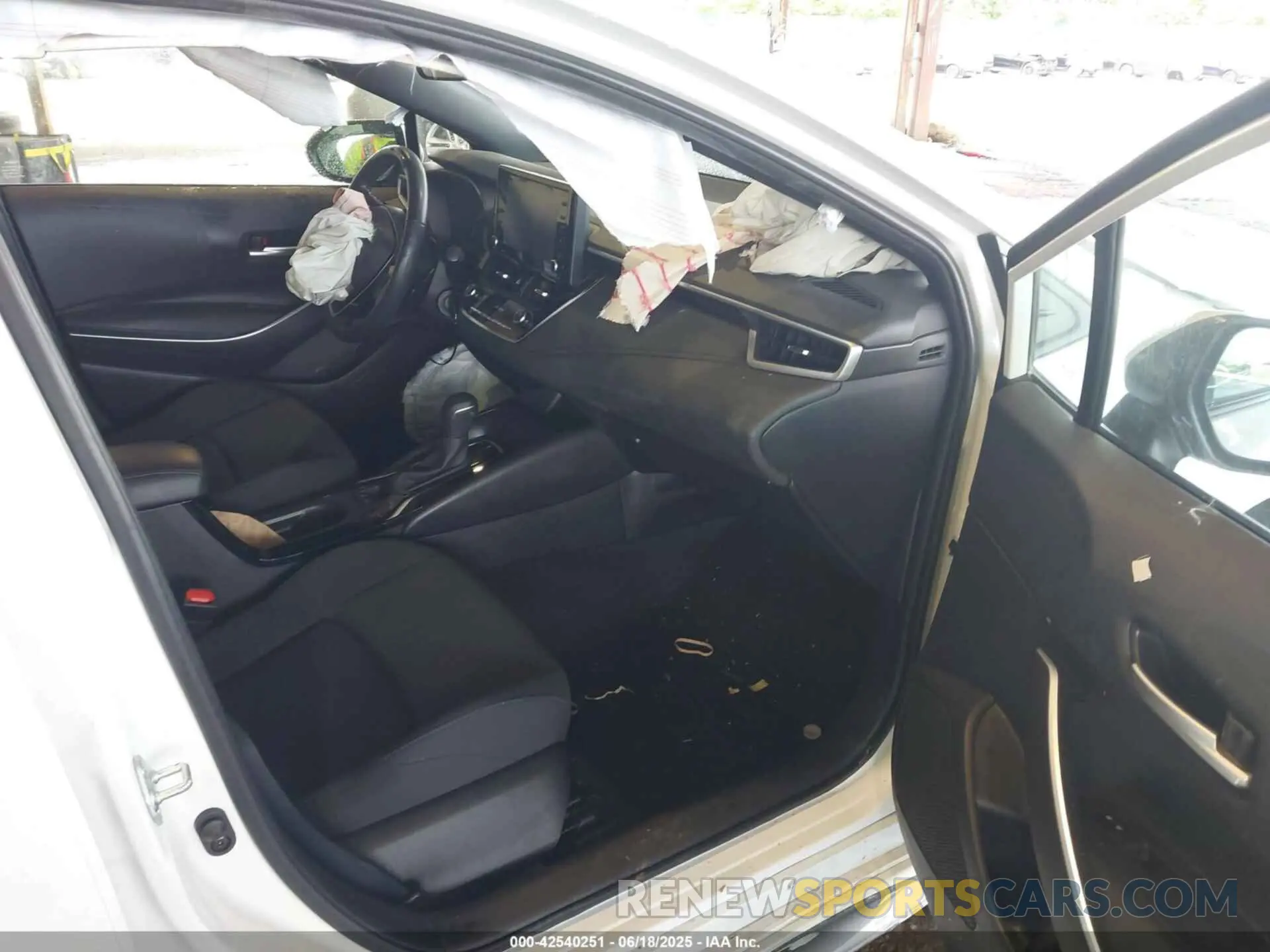 5 Photograph of a damaged car JTDS4MCEXN3500717 TOYOTA COROLLA 2022