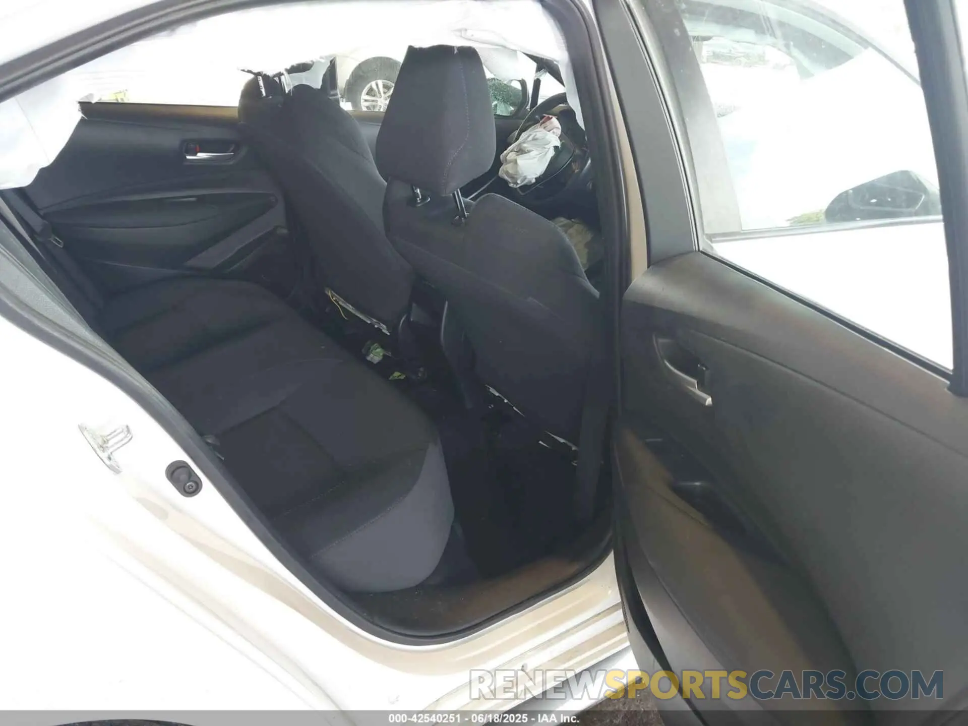 8 Photograph of a damaged car JTDS4MCEXN3500717 TOYOTA COROLLA 2022