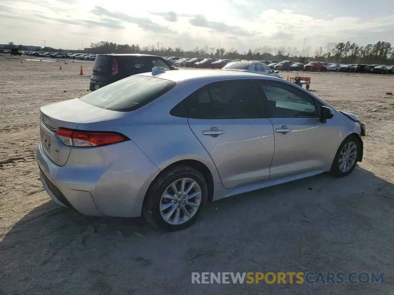 3 Photograph of a damaged car JTDVPMAE1NJ221062 TOYOTA COROLLA 2022