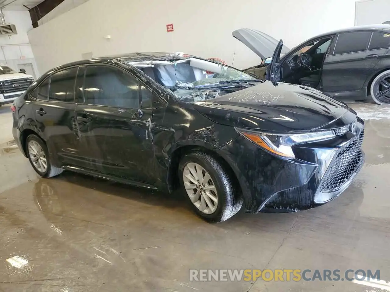 4 Photograph of a damaged car JTDVPMAE2NJ195376 TOYOTA COROLLA 2022
