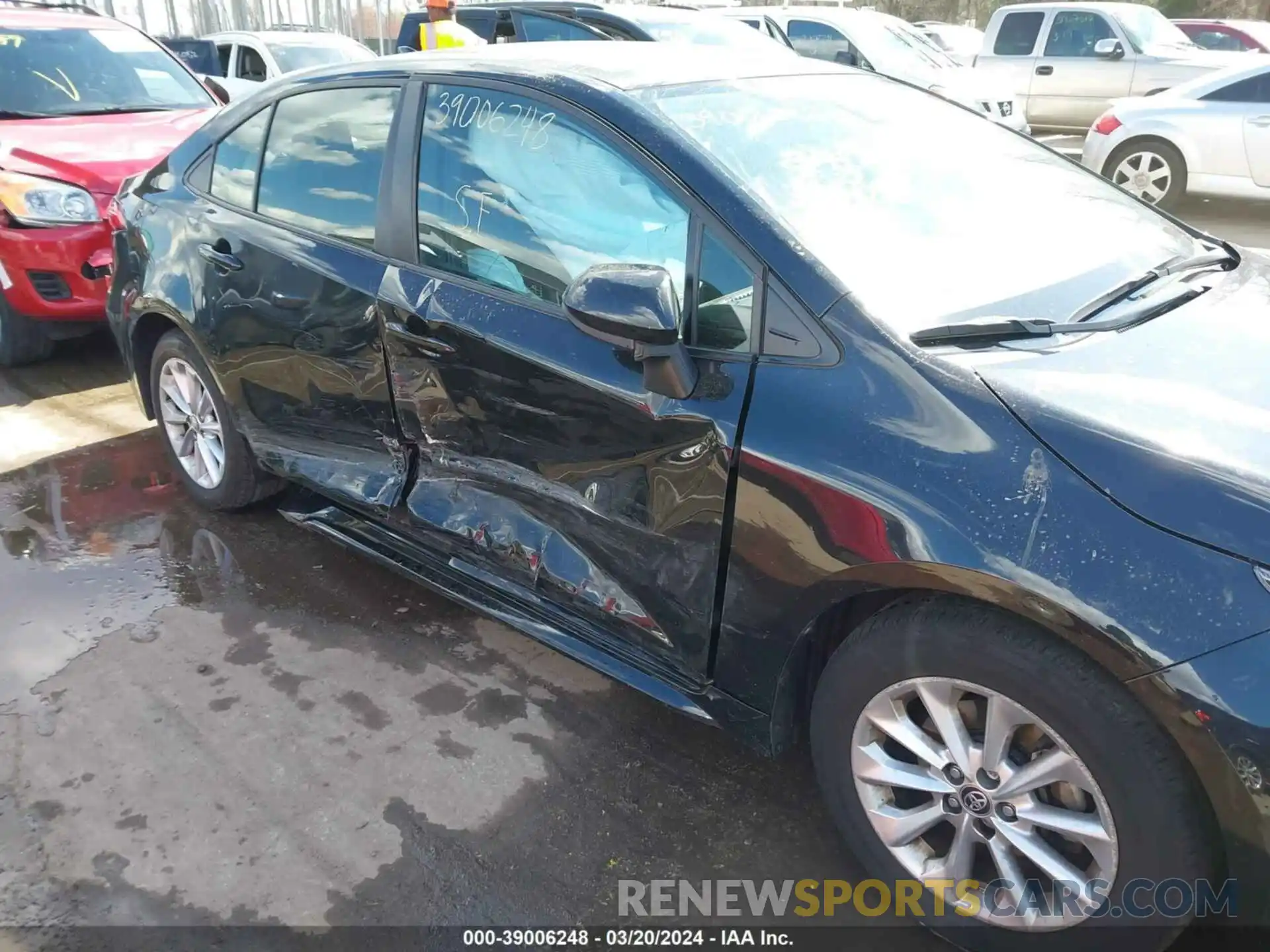 17 Photograph of a damaged car JTDVPMAE4NJ193810 TOYOTA COROLLA 2022