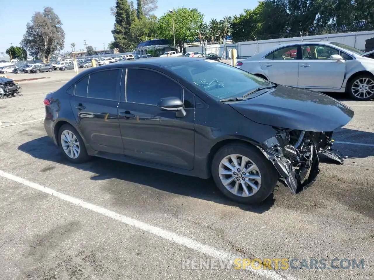 4 Photograph of a damaged car JTDVPMAE4NJ225607 TOYOTA COROLLA 2022