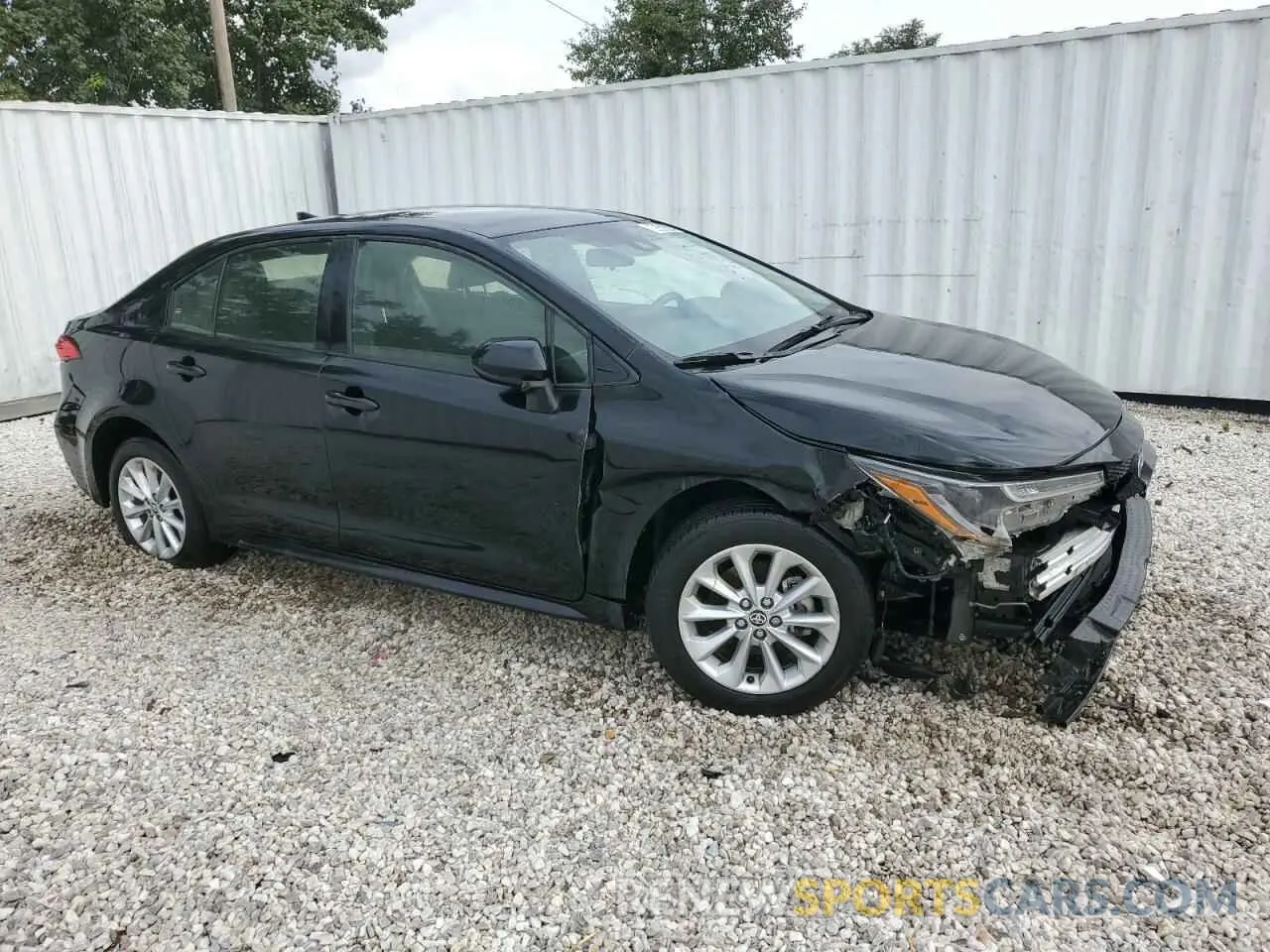 4 Photograph of a damaged car JTDVPMAE5NJ211117 TOYOTA COROLLA 2022