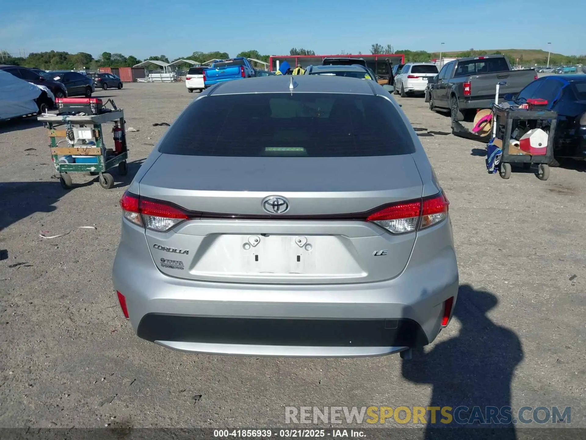 17 Photograph of a damaged car JTDVPMAE7N3016592 TOYOTA COROLLA 2022