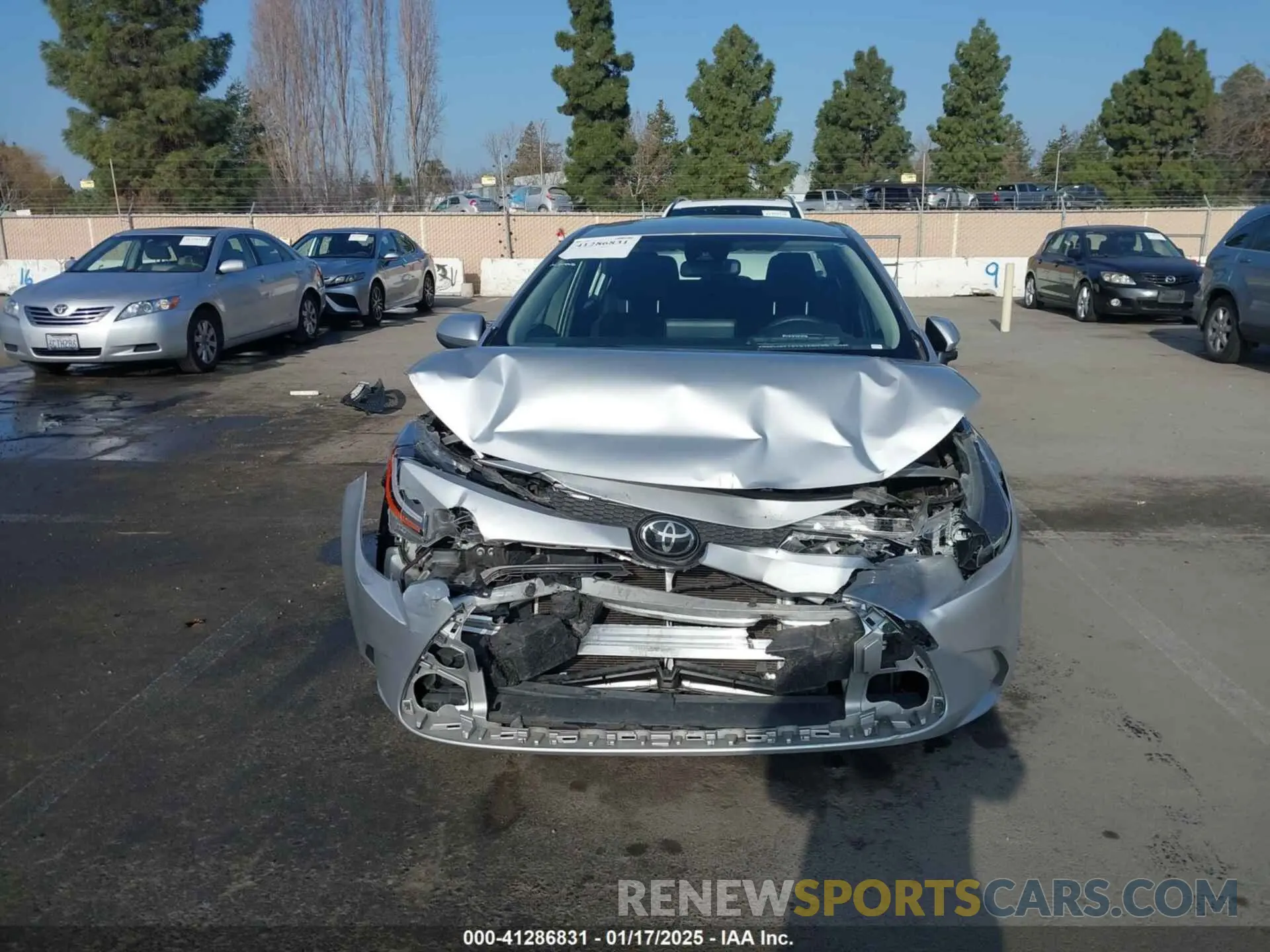13 Photograph of a damaged car JTDVPMAE7NJ229117 TOYOTA COROLLA 2022