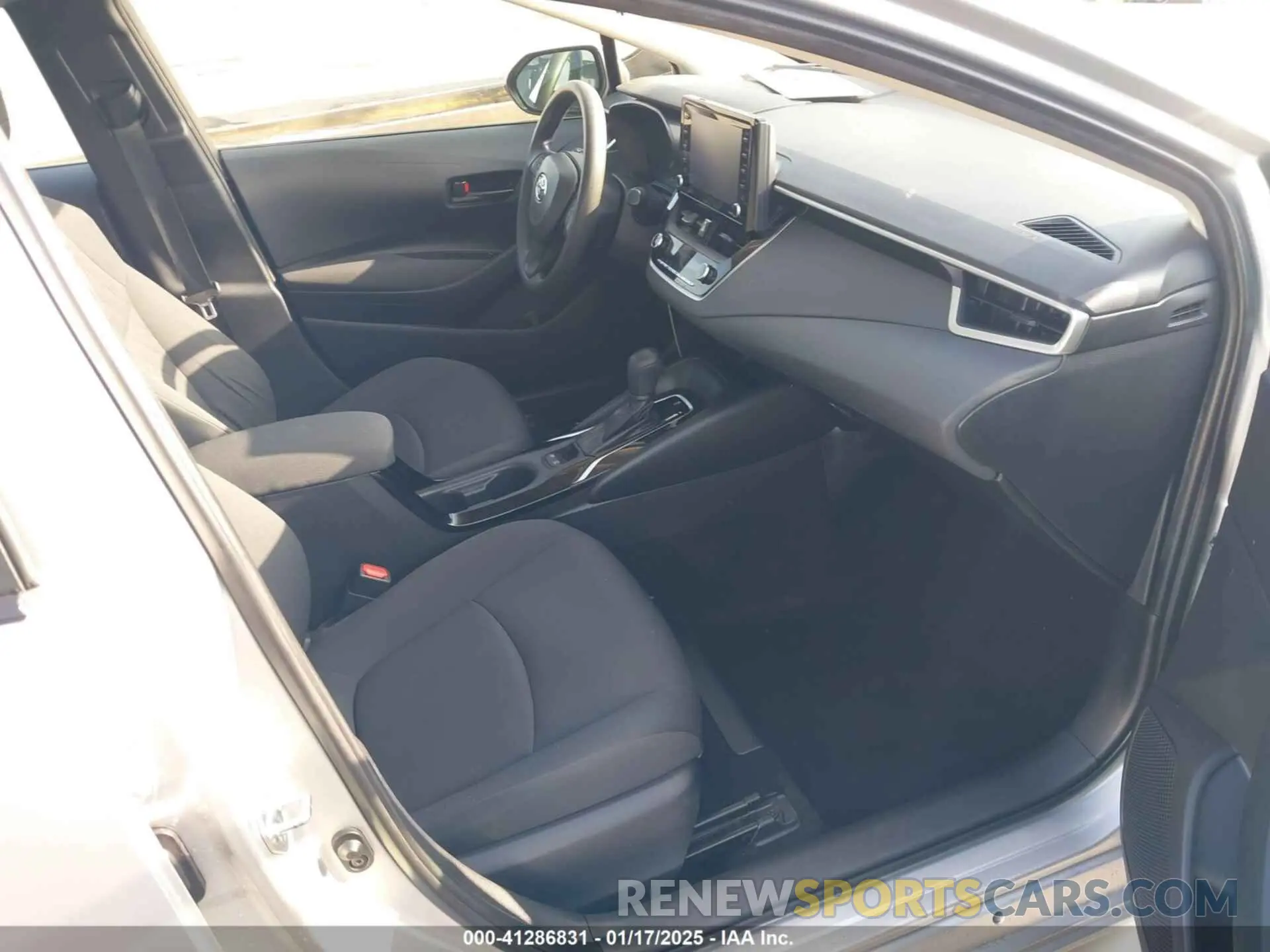 5 Photograph of a damaged car JTDVPMAE7NJ229117 TOYOTA COROLLA 2022
