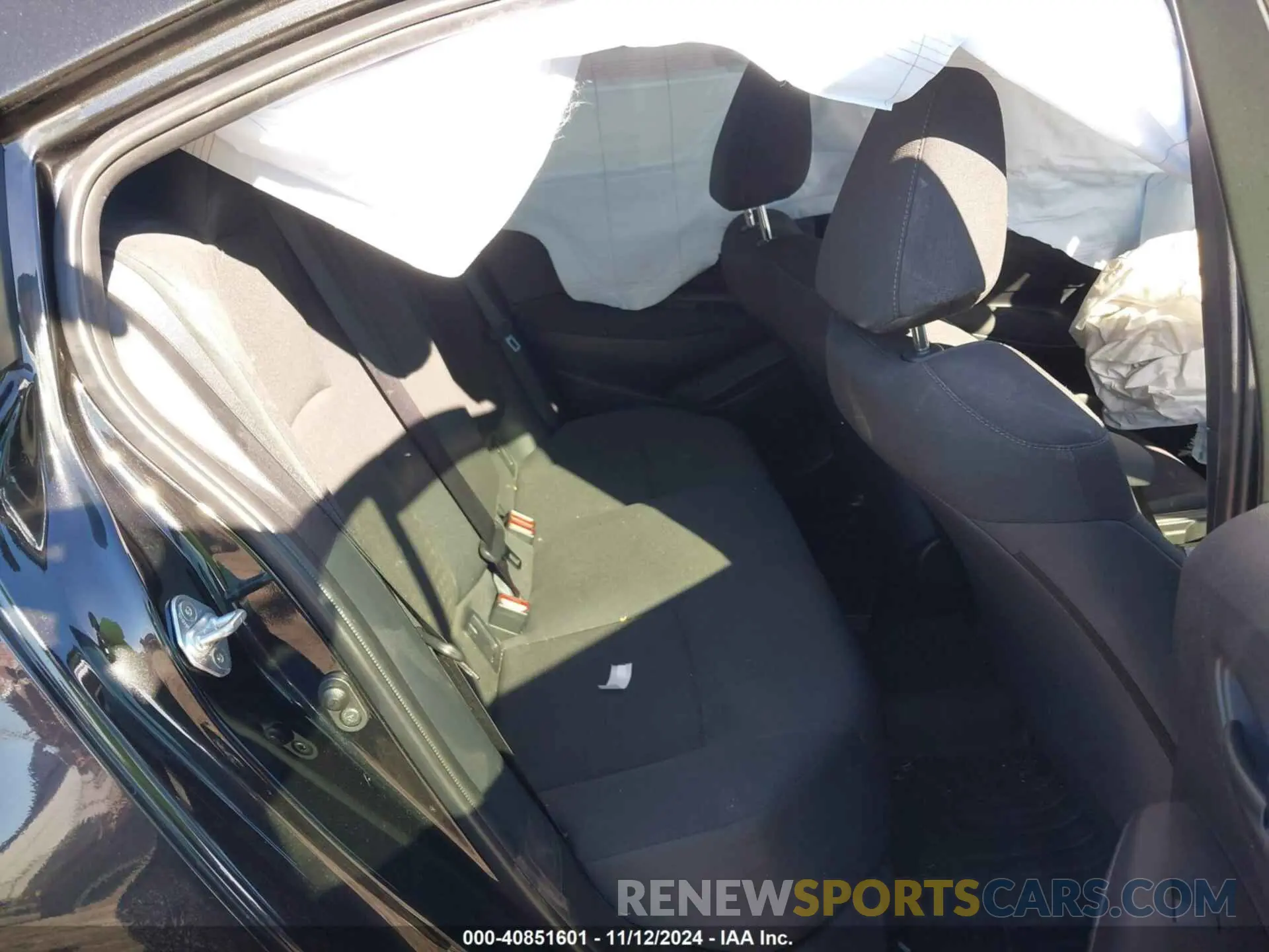 8 Photograph of a damaged car JTDVPMAE8NJ228509 TOYOTA COROLLA 2022
