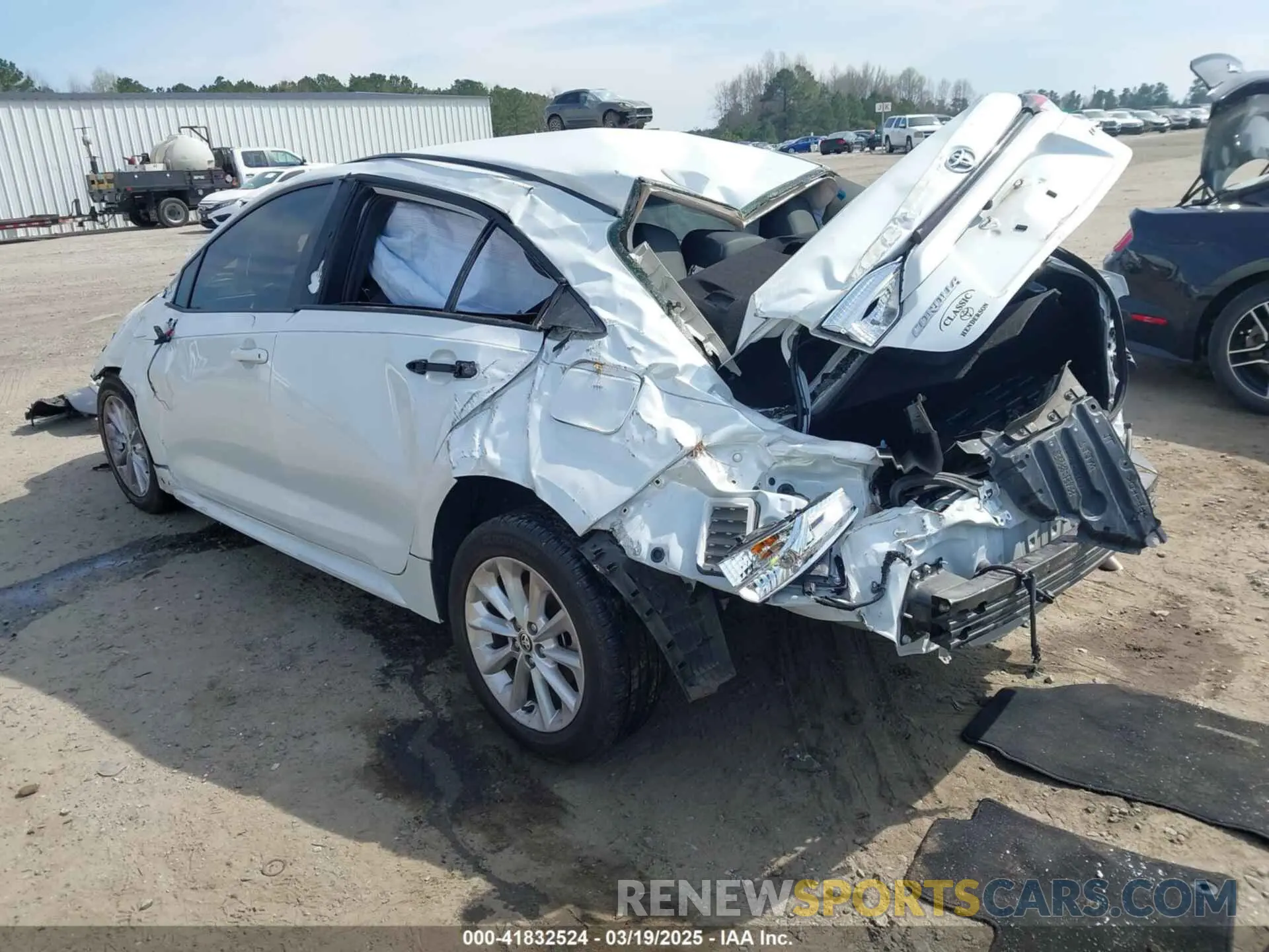 3 Photograph of a damaged car JTDVPMAE9N3015203 TOYOTA COROLLA 2022