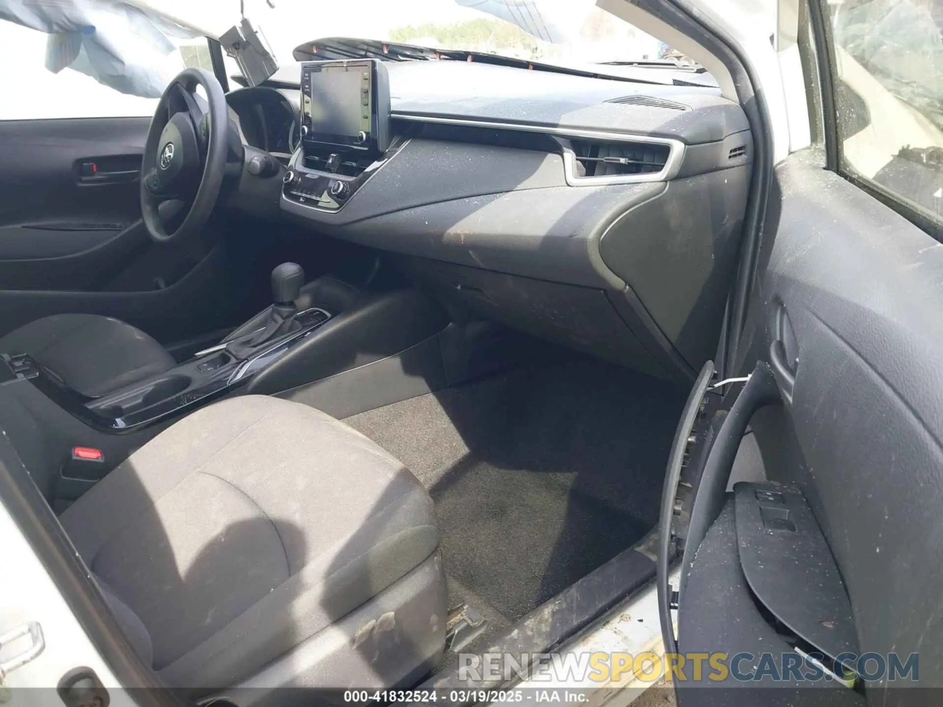 5 Photograph of a damaged car JTDVPMAE9N3015203 TOYOTA COROLLA 2022