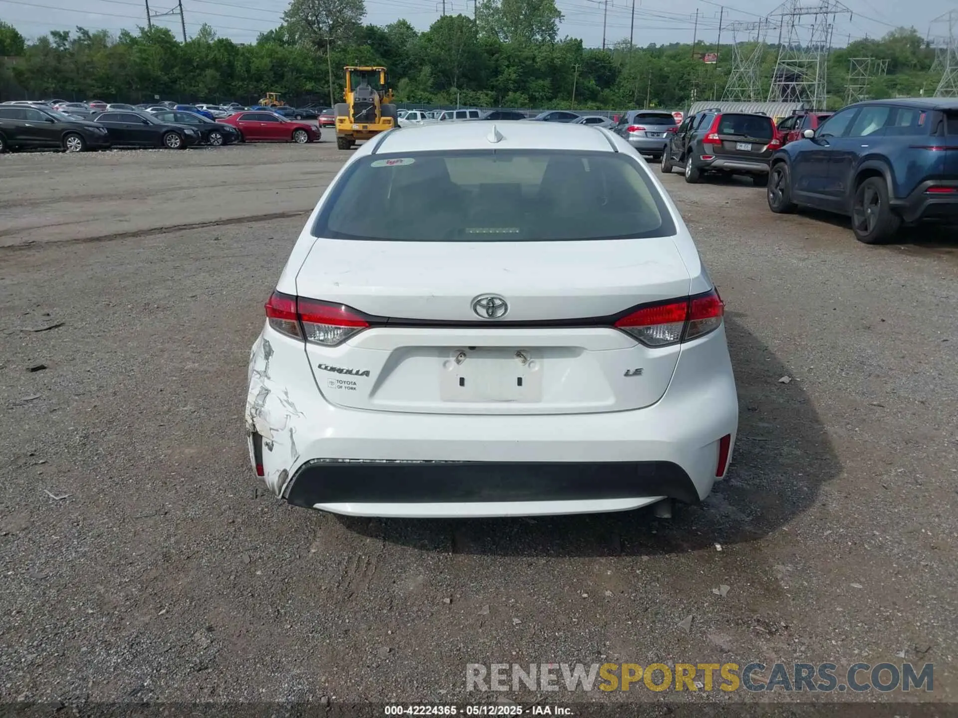 17 Photograph of a damaged car JTDVPMAE9N3030350 TOYOTA COROLLA 2022