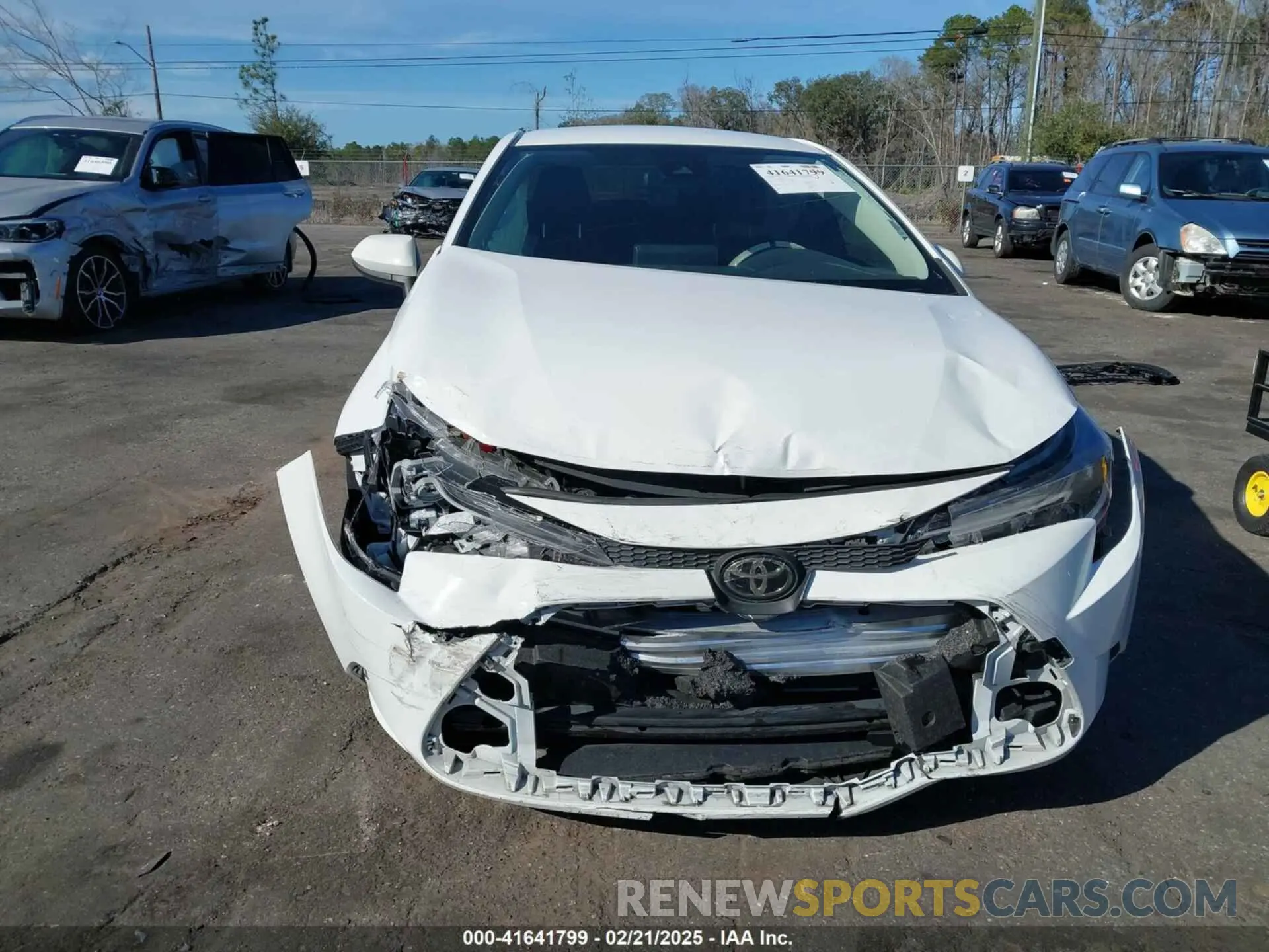 13 Photograph of a damaged car JTDVPMAE9NJ192507 TOYOTA COROLLA 2022