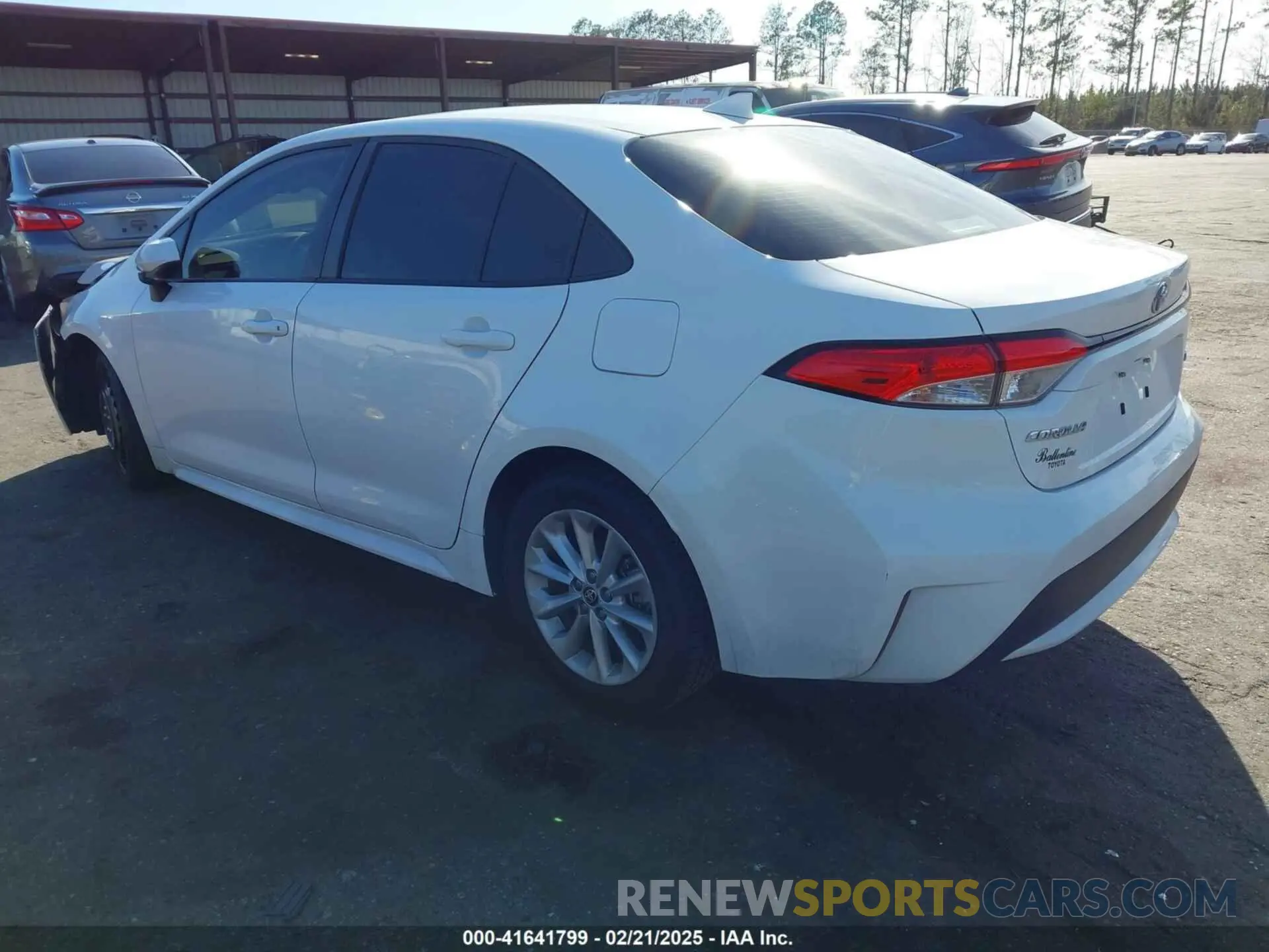 3 Photograph of a damaged car JTDVPMAE9NJ192507 TOYOTA COROLLA 2022