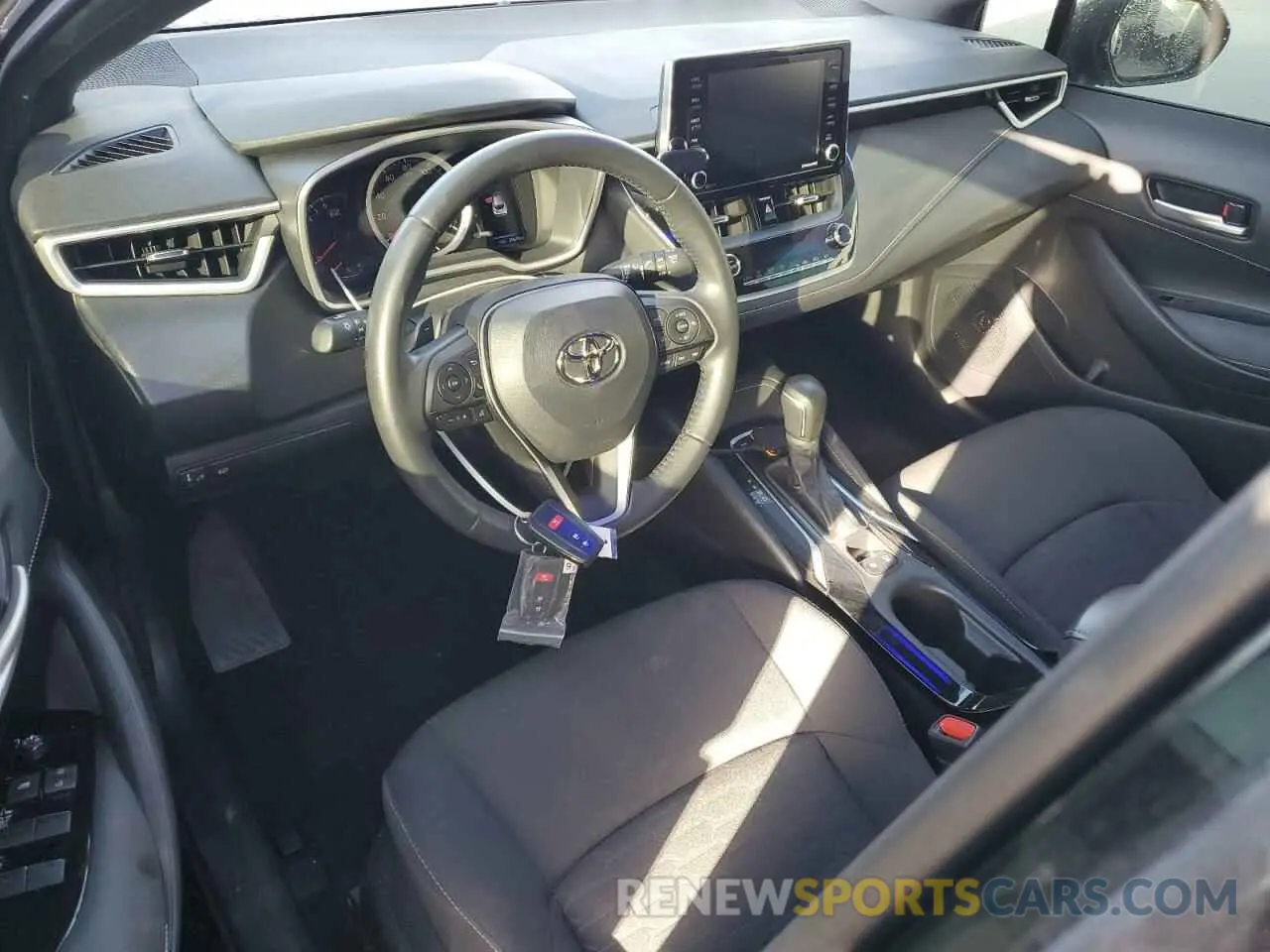 8 Photograph of a damaged car JTND4MBE1N3180631 TOYOTA COROLLA 2022