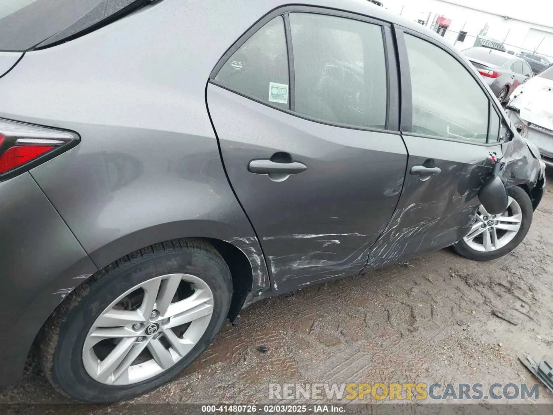 17 Photograph of a damaged car JTND4MBE1N3188051 TOYOTA COROLLA 2022