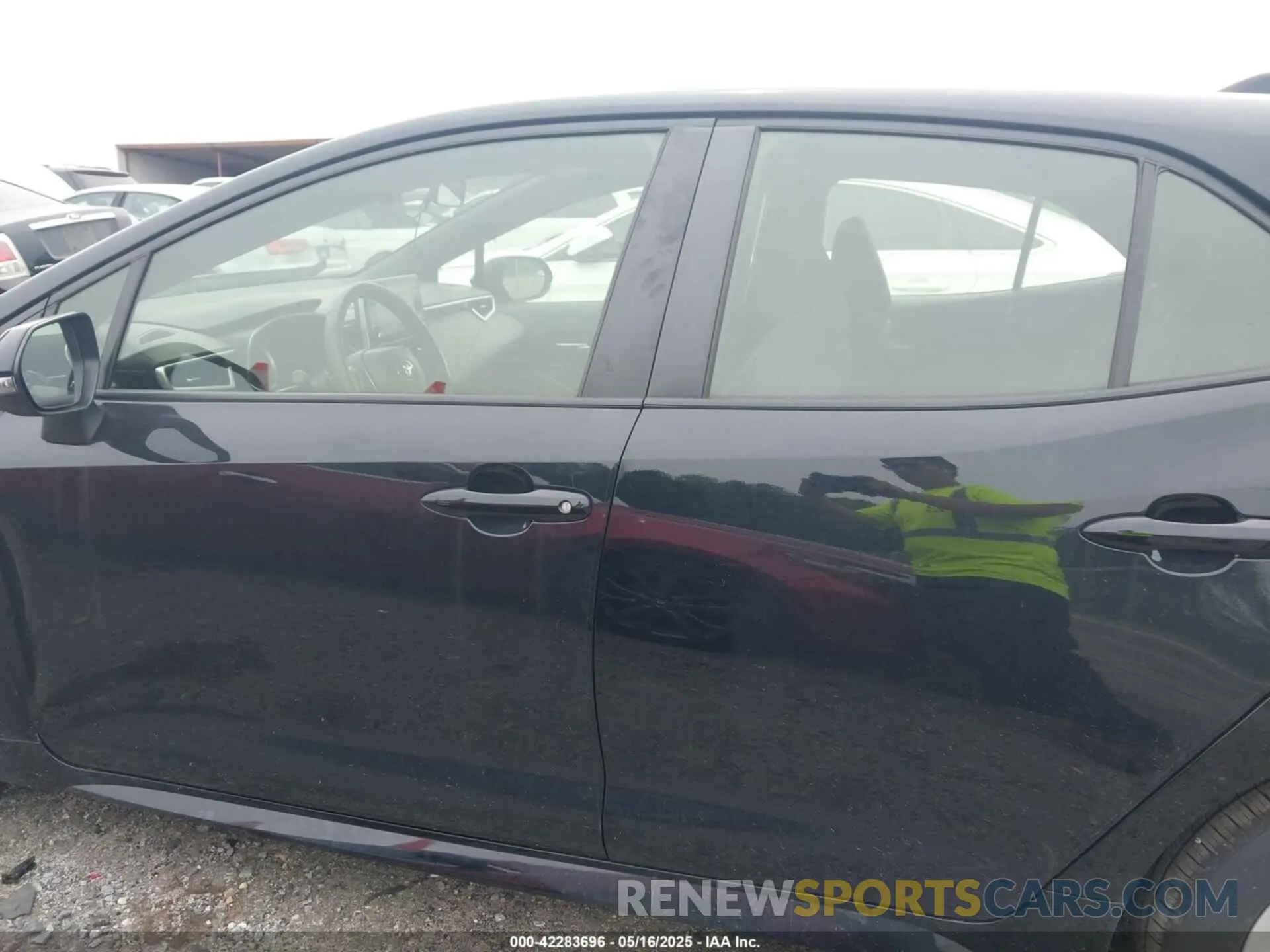 14 Photograph of a damaged car JTND4MBE2N3183215 TOYOTA COROLLA 2022