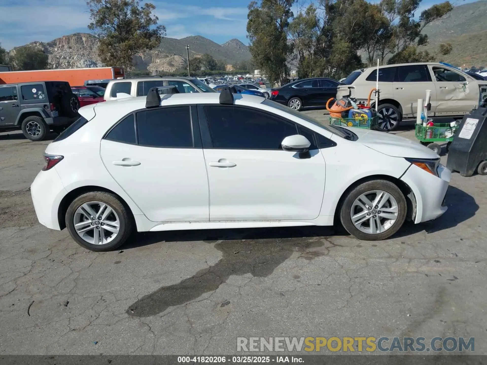 13 Photograph of a damaged car JTND4MBE3N3188178 TOYOTA COROLLA 2022