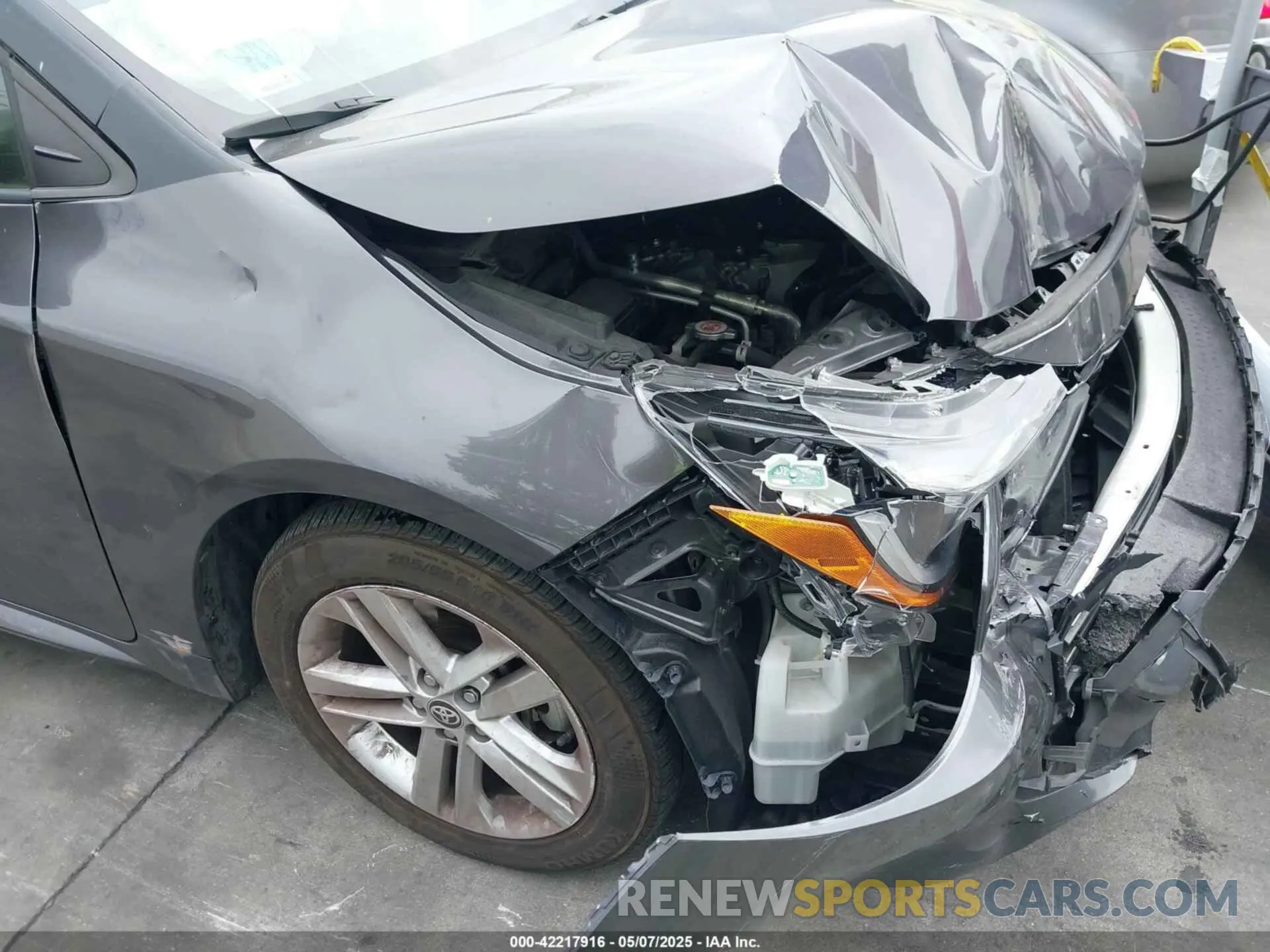 12 Photograph of a damaged car JTND4MBE5N3157532 TOYOTA COROLLA 2022