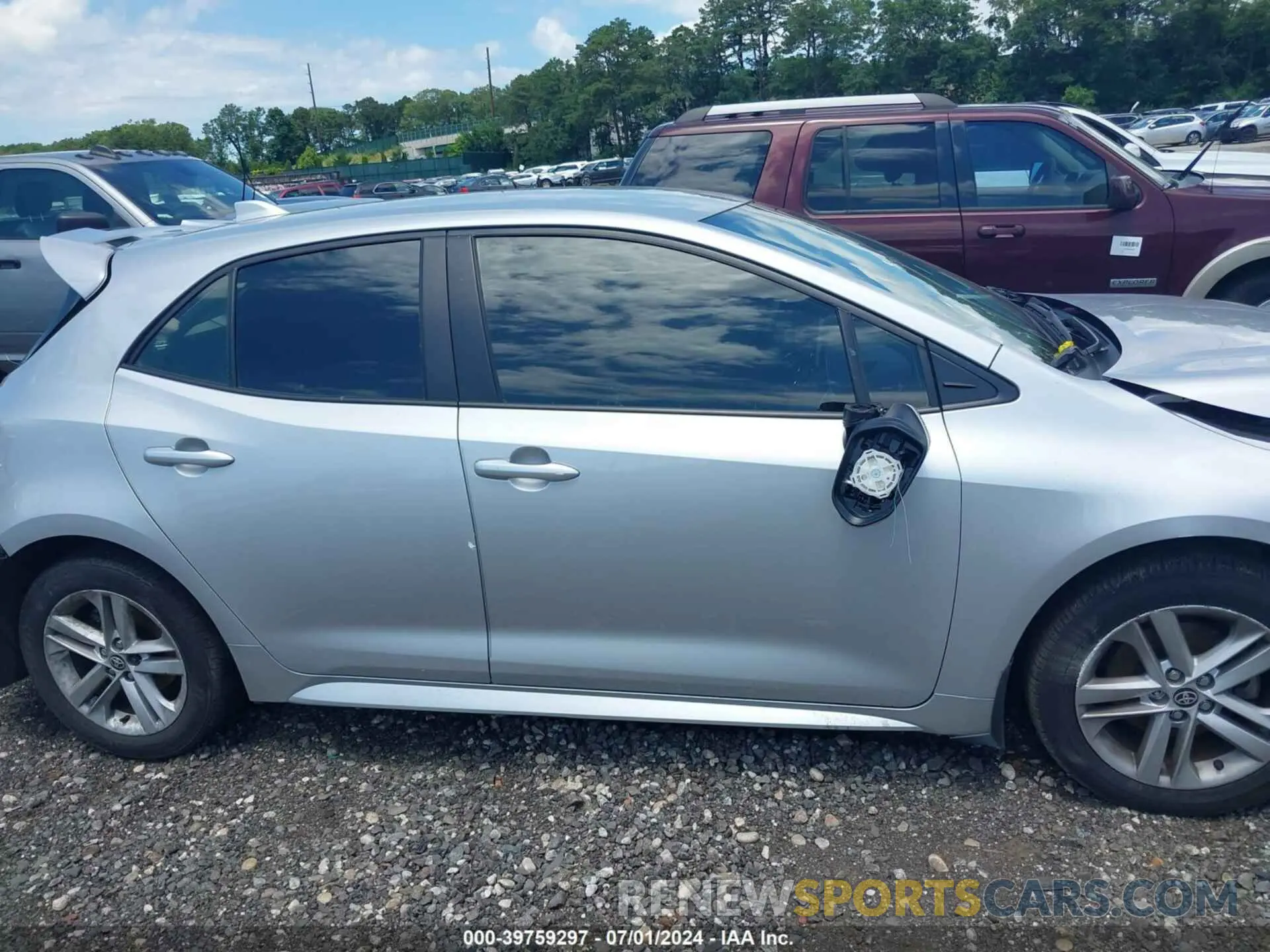 13 Photograph of a damaged car JTND4MBE7N3187728 TOYOTA COROLLA 2022