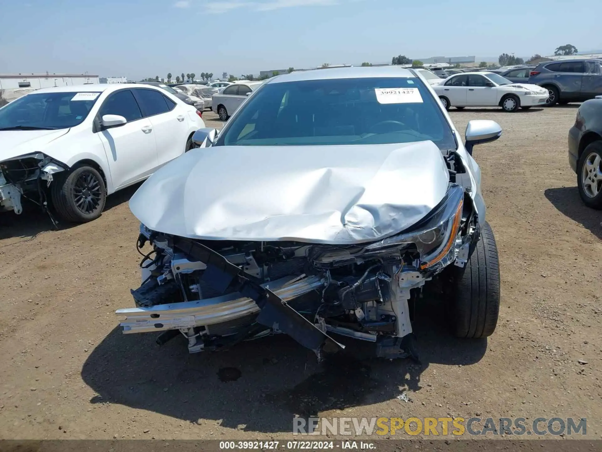 13 Photograph of a damaged car JTND4MBE8N3182215 TOYOTA COROLLA 2022