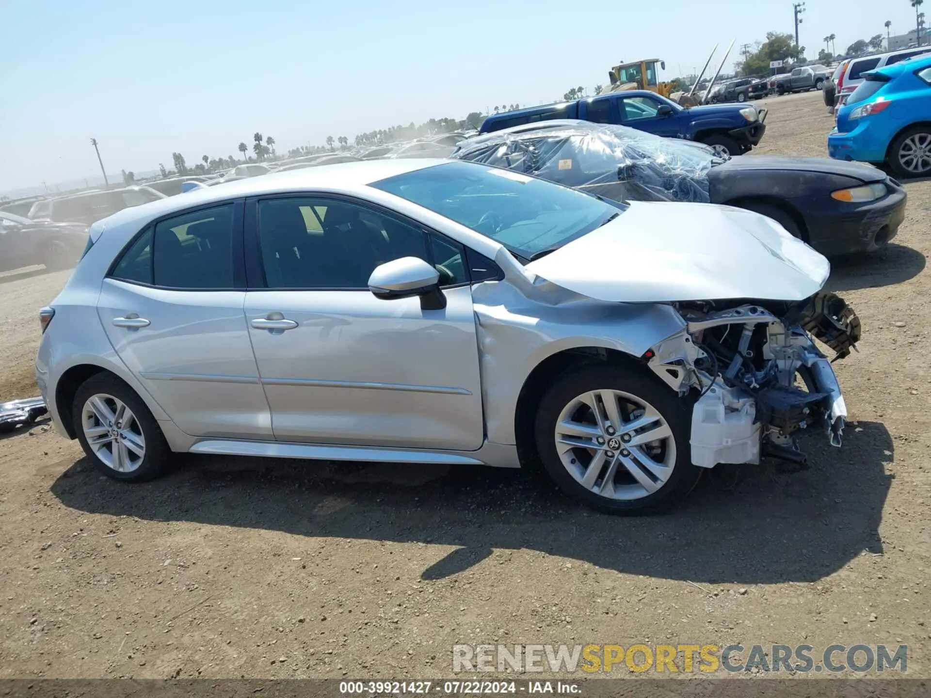 14 Photograph of a damaged car JTND4MBE8N3182215 TOYOTA COROLLA 2022