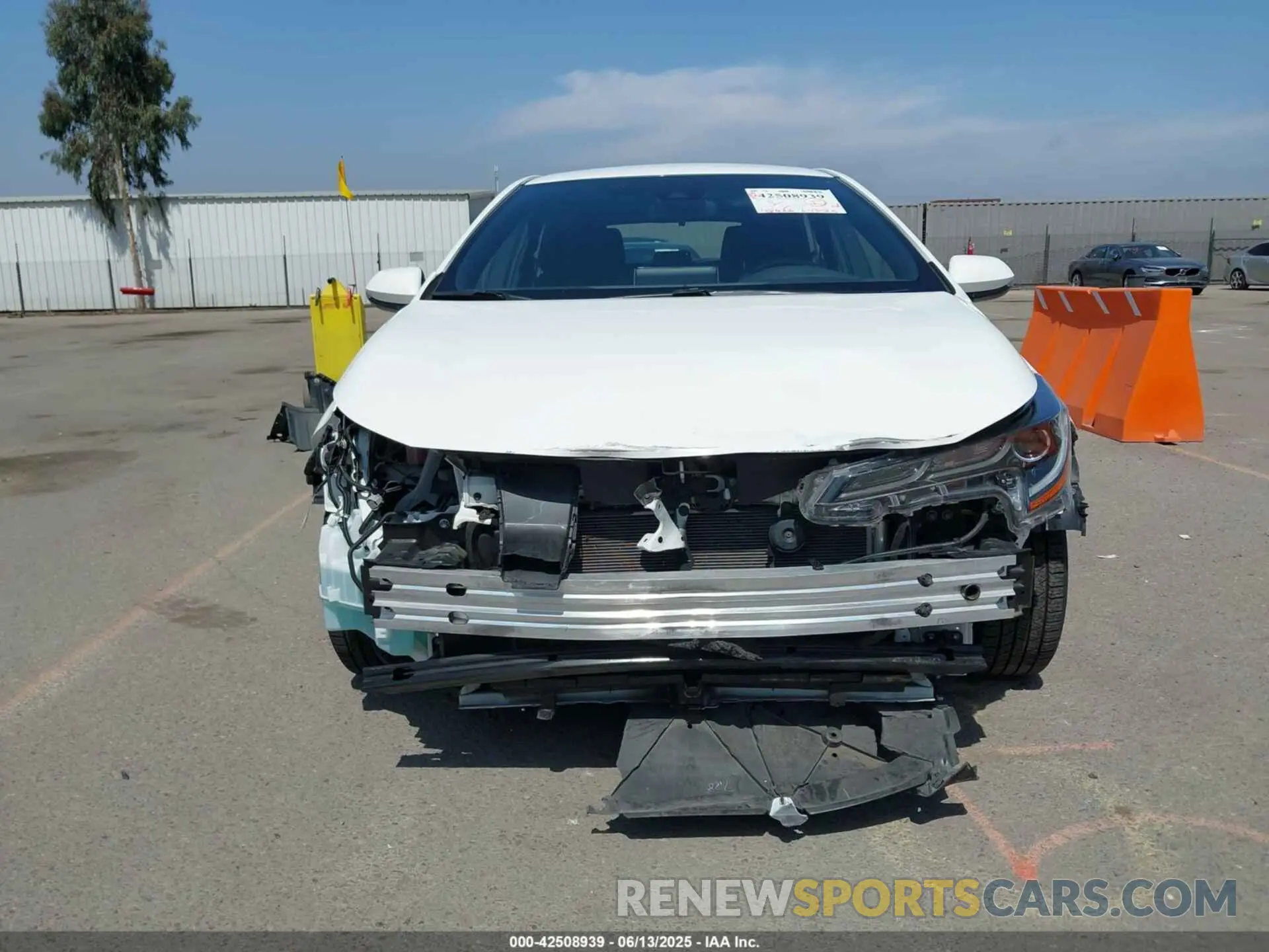 13 Photograph of a damaged car JTND4MBE9N3154617 TOYOTA COROLLA 2022