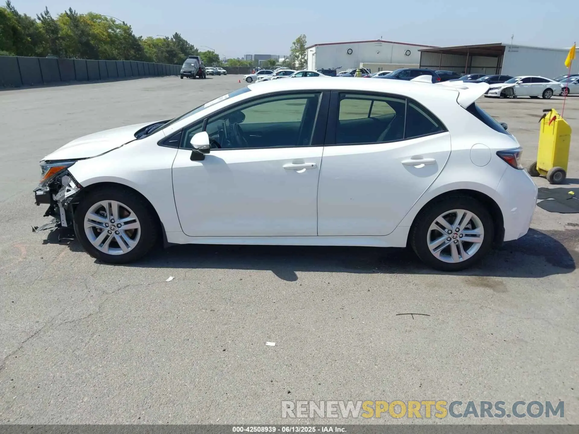 15 Photograph of a damaged car JTND4MBE9N3154617 TOYOTA COROLLA 2022