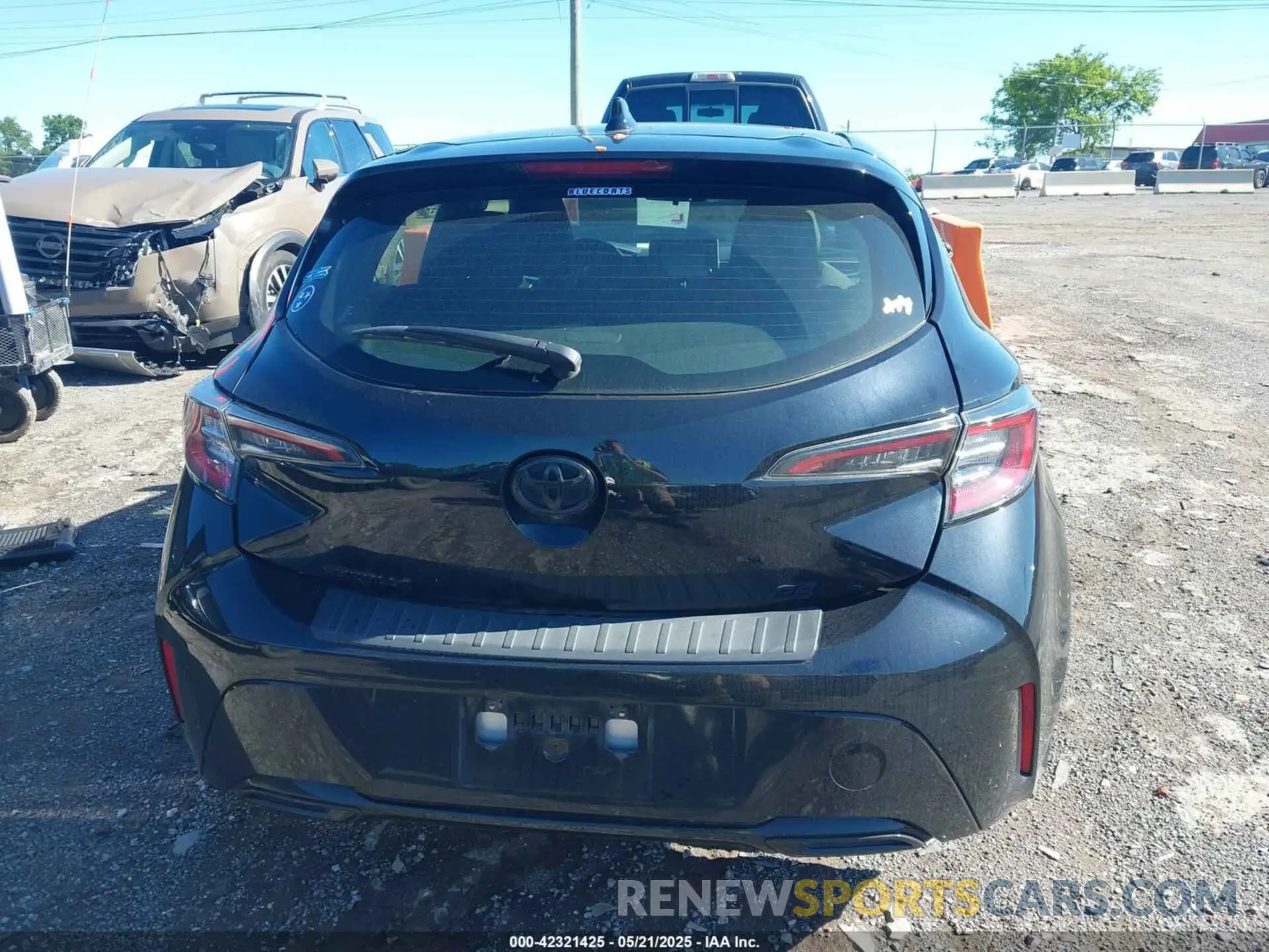 17 Photograph of a damaged car JTND4MBE9N3169747 TOYOTA COROLLA 2022