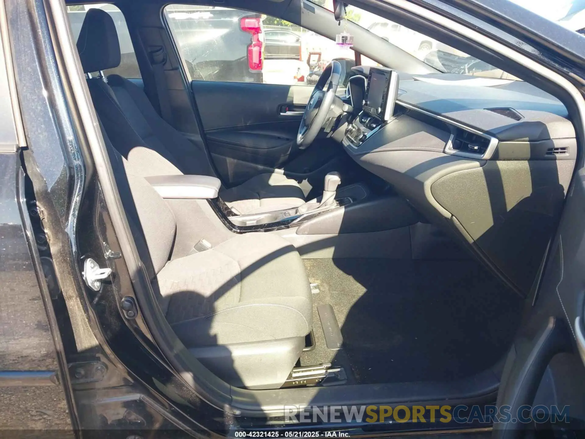 5 Photograph of a damaged car JTND4MBE9N3169747 TOYOTA COROLLA 2022
