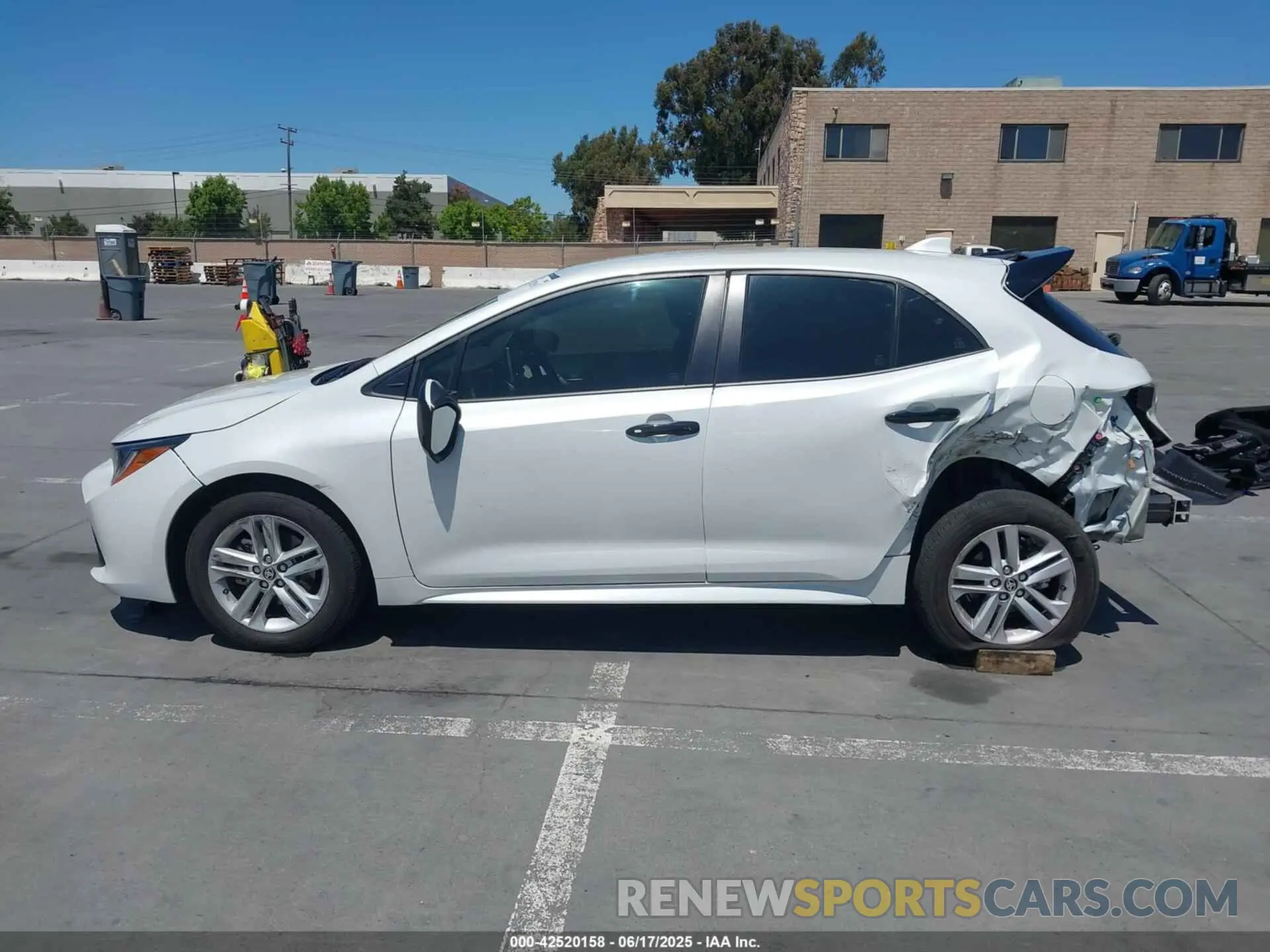 15 Photograph of a damaged car JTND4MBE9N3186581 TOYOTA COROLLA 2022